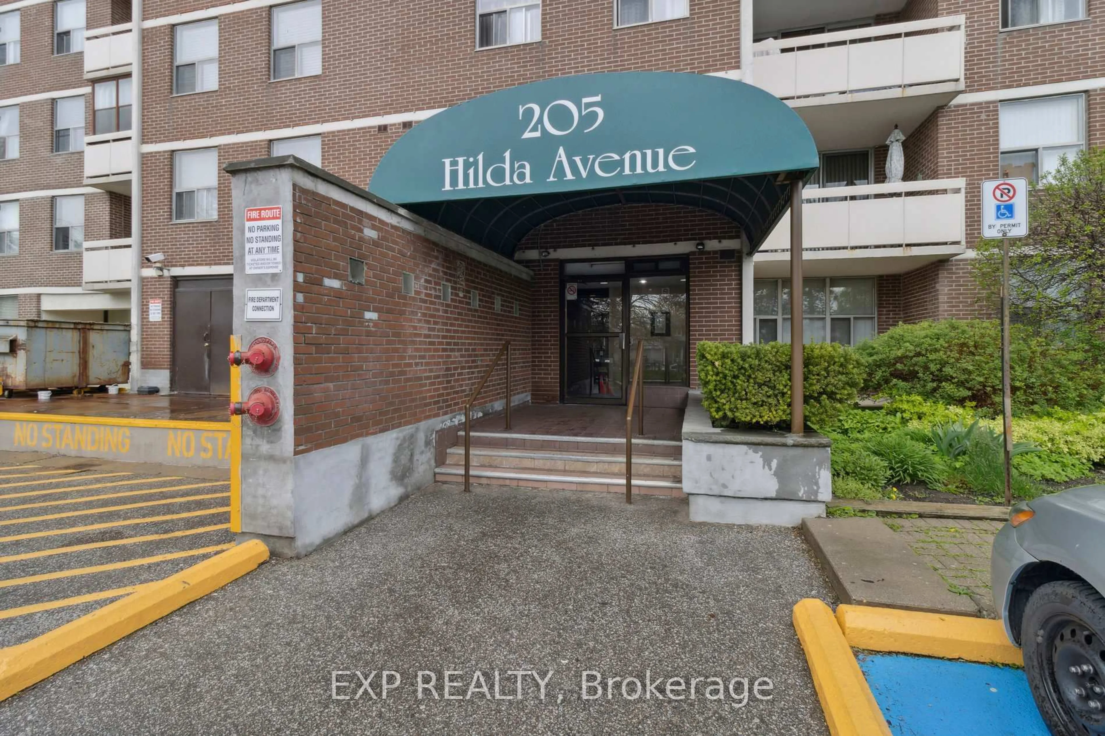 Indoor foyer for 205 Hilda Ave #510, Toronto Ontario M2M 4B1