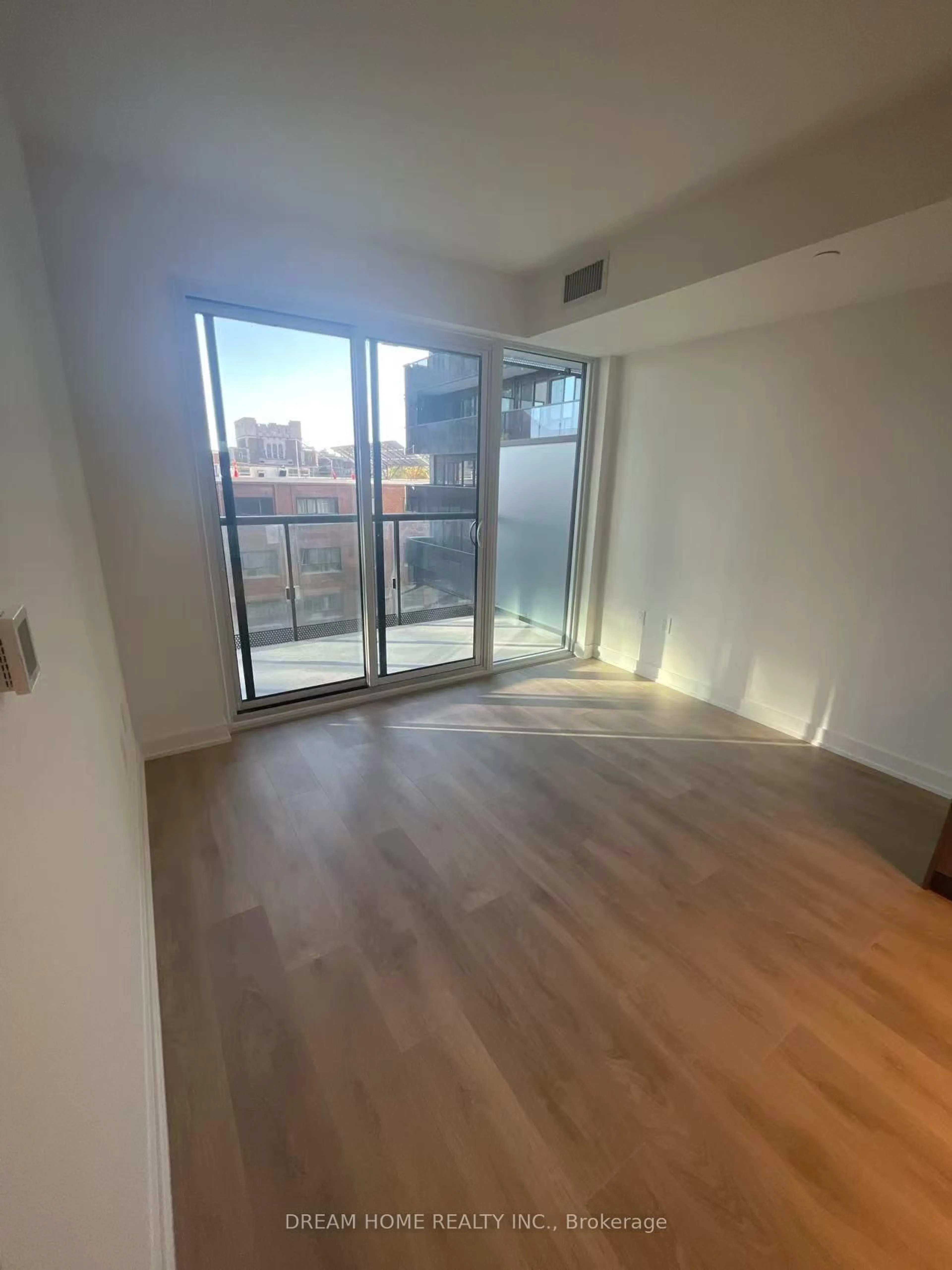 A pic of a room for 117 Broadway Ave, Toronto Ontario M4P 1V3