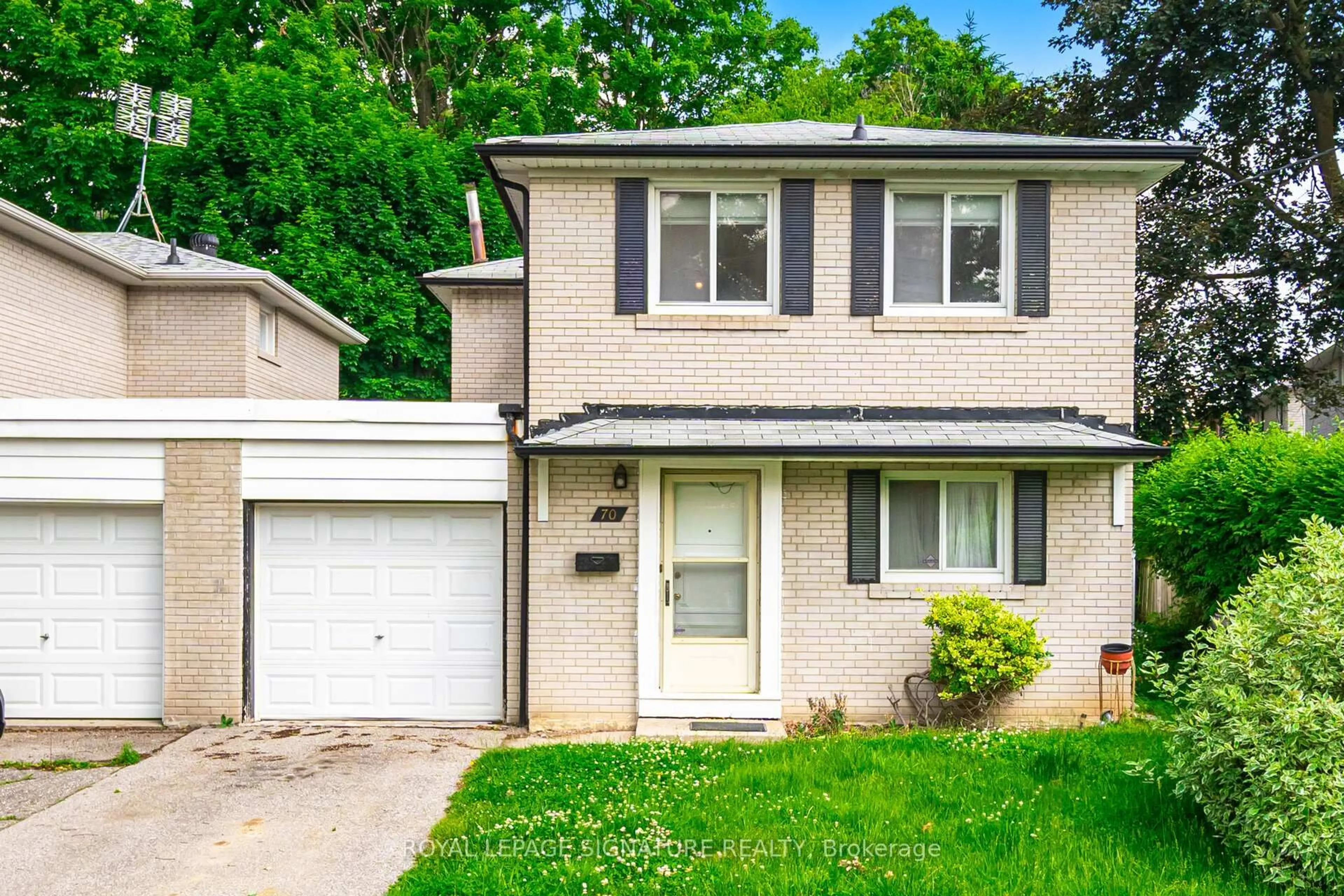 Home with vinyl exterior material, street for 70 Regatta Cres, Toronto Ontario M2R 2X9