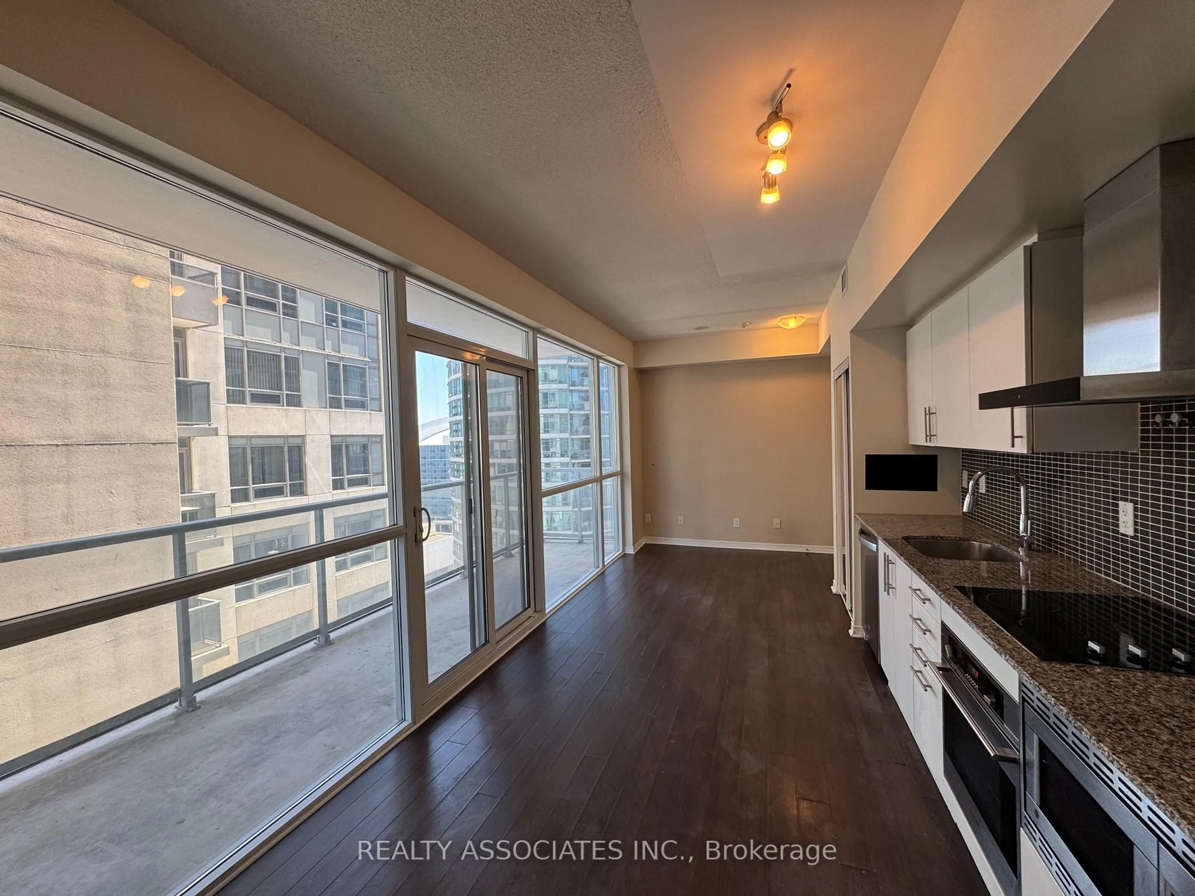 Unknown for 352 Front St #1601, Toronto Ontario M5V 1B5