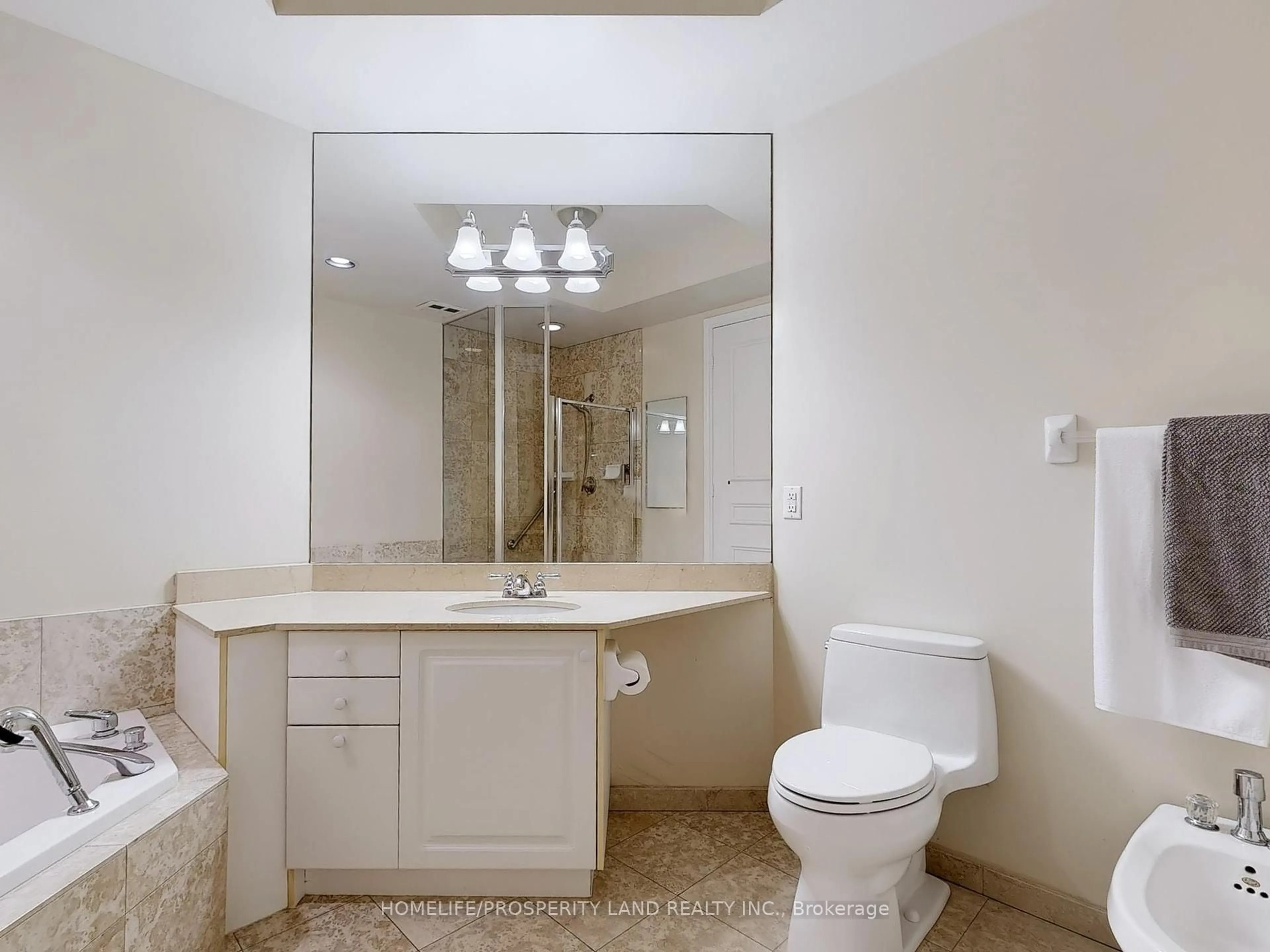 Standard bathroom, ceramic/tile floor for 89 Skymark Dr #2712, Toronto Ontario M2H 3S6