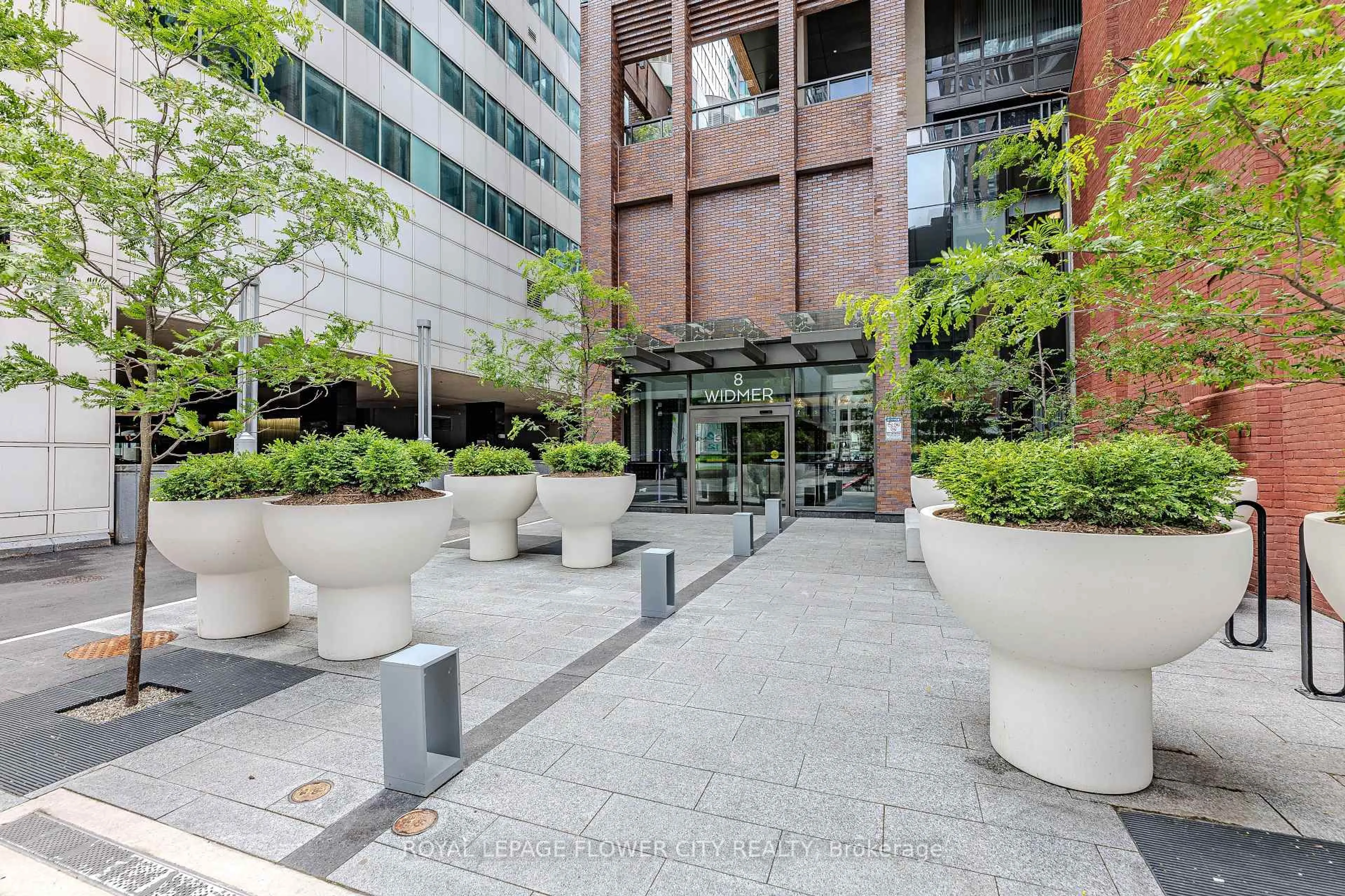 Patio, building for 8 Widmer St #2115, Toronto Ontario M5V 0W6