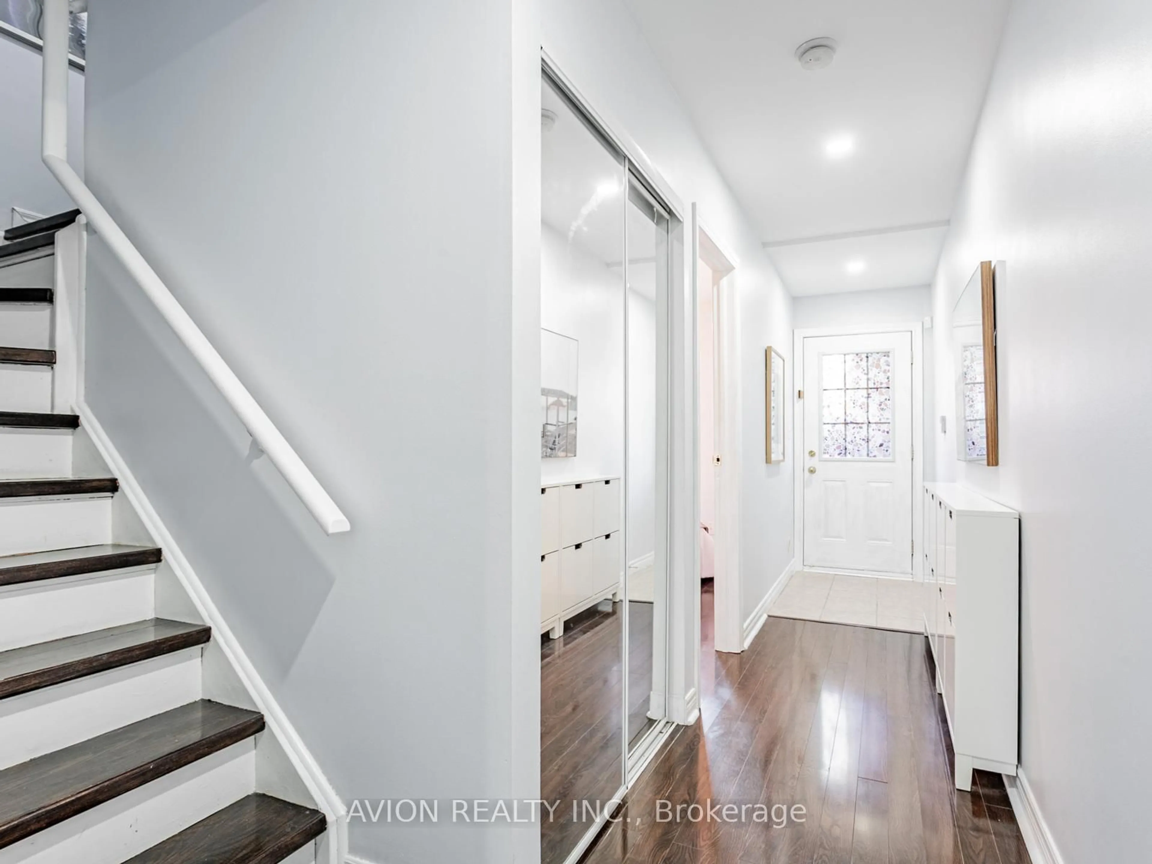 Indoor entryway for 45 Cedarcroft Blvd #11, Toronto Ontario M2R 3Y2