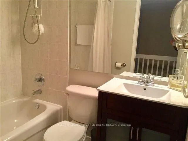 Additional property image - 1029 King St Unit 426