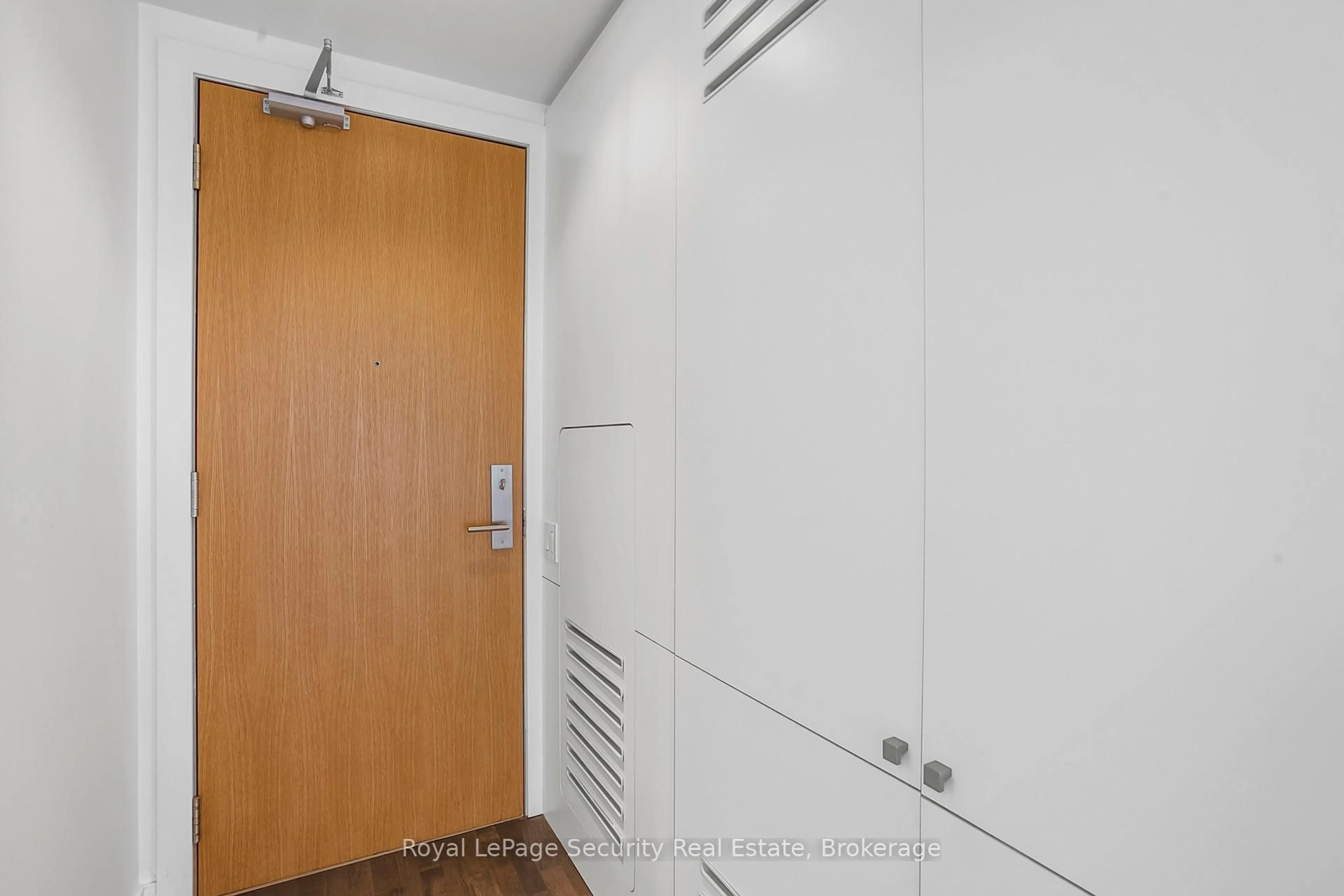 Unknown for 629 King St #320, Toronto Ontario M5V 1M5