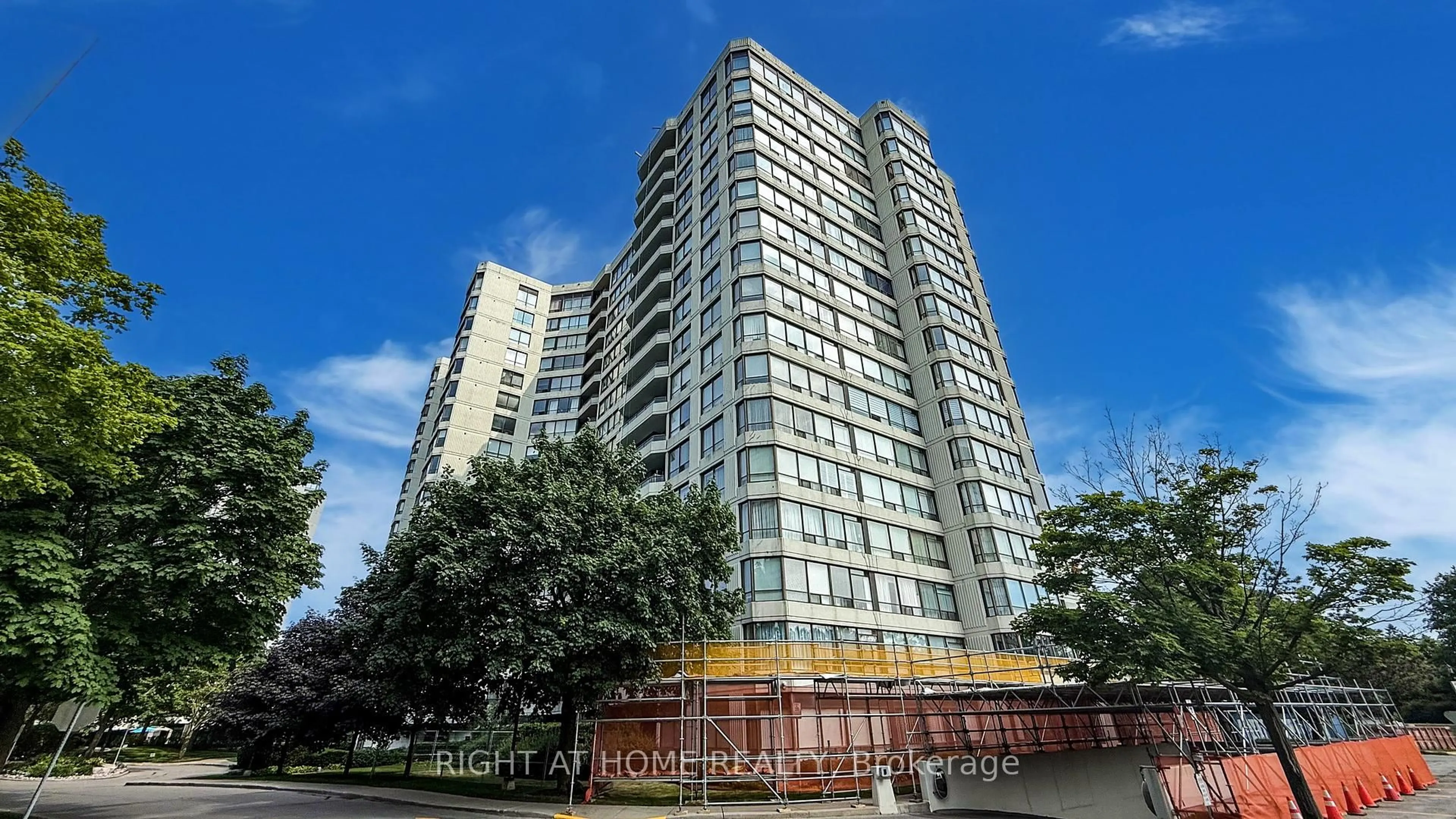 Unknown for 1121 Steeles Ave #PH202, Toronto Ontario M2R 3W7