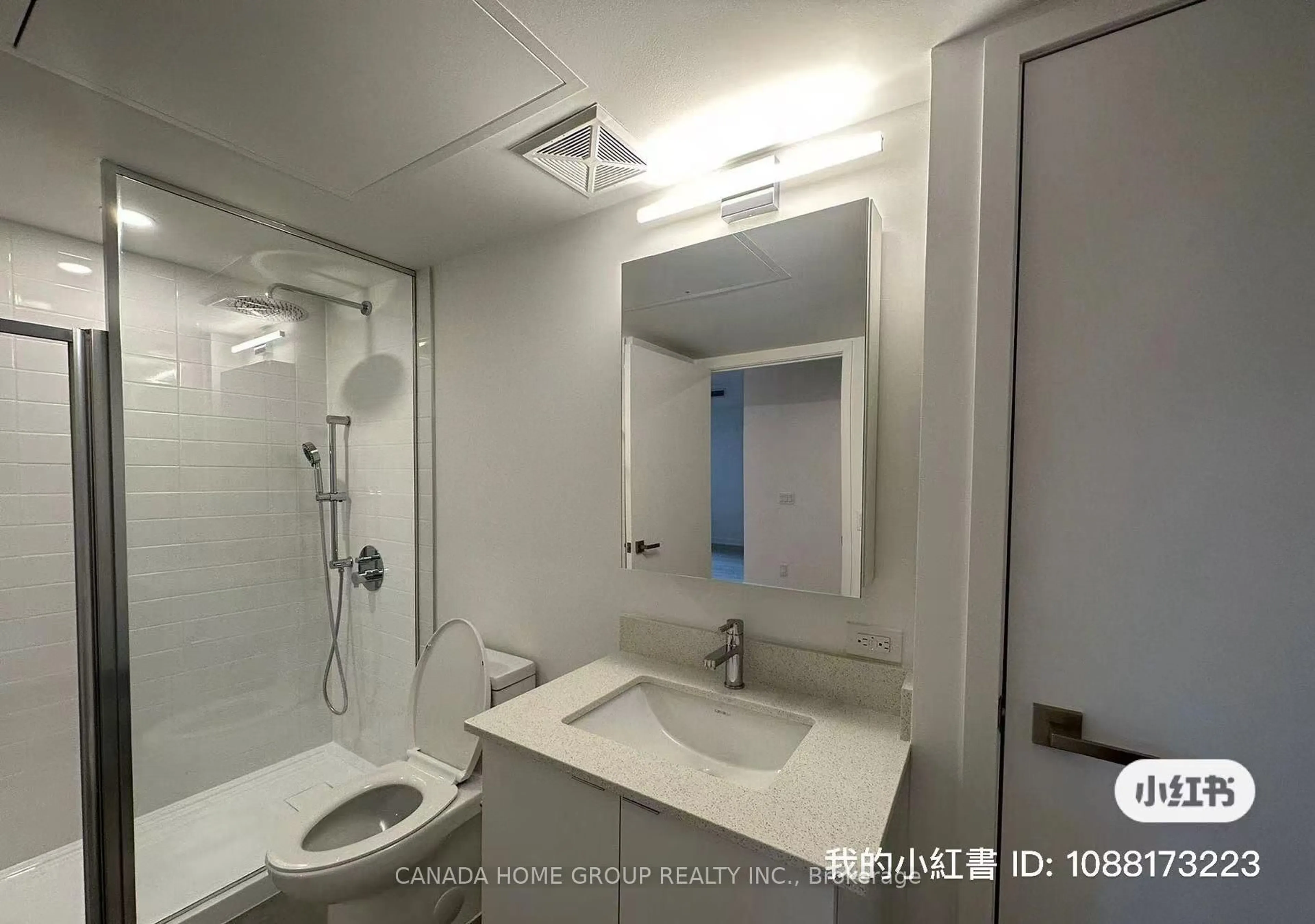 Standard bathroom, ceramic/tile floor for 30 Tippett Rd #1024, Toronto Ontario M3H 0E3