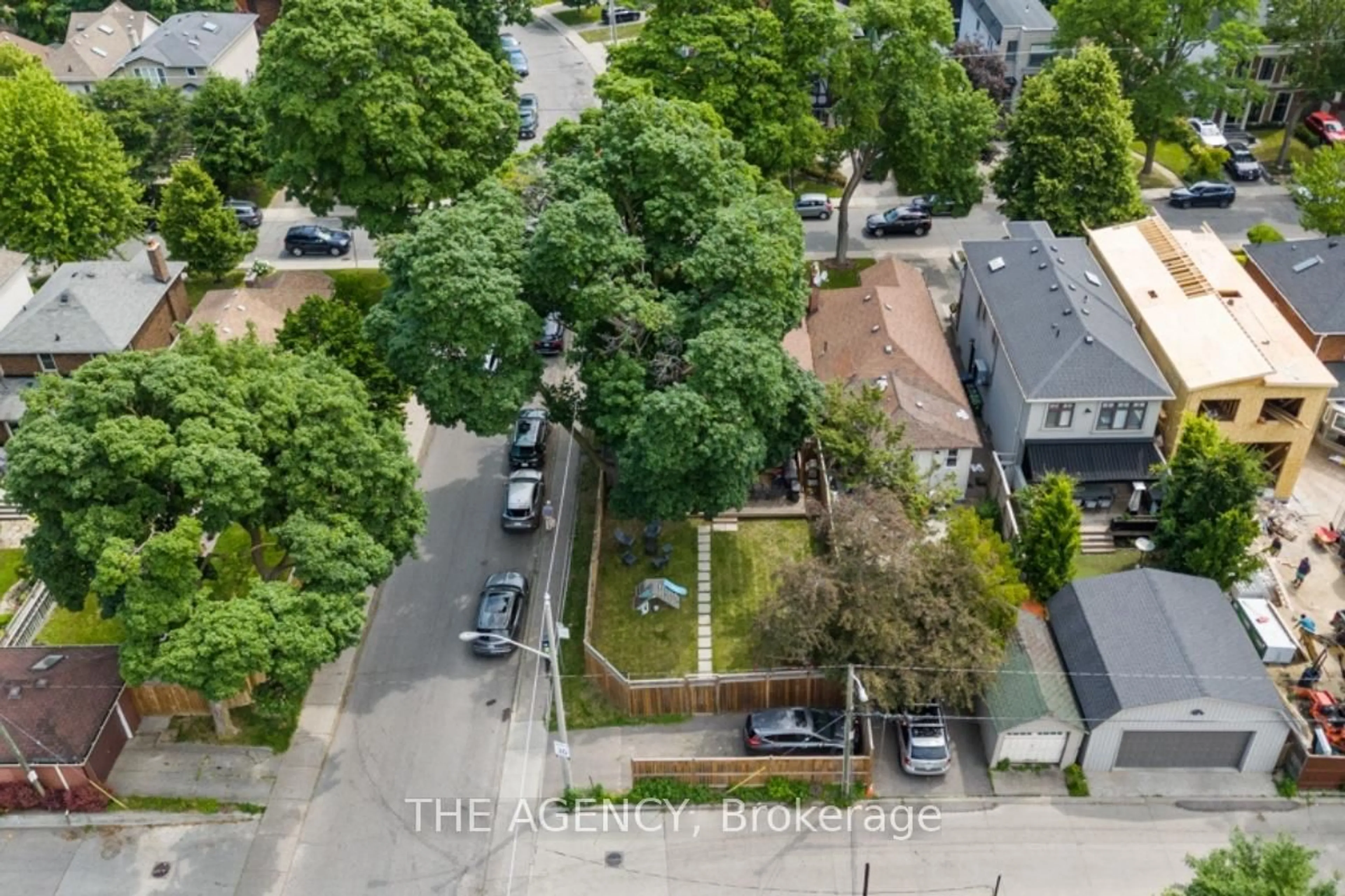A pic from outside/outdoor area/front of a property/back of a property/a pic from drone, street for 78 Donegall Dr, Toronto Ontario M4G 3G5