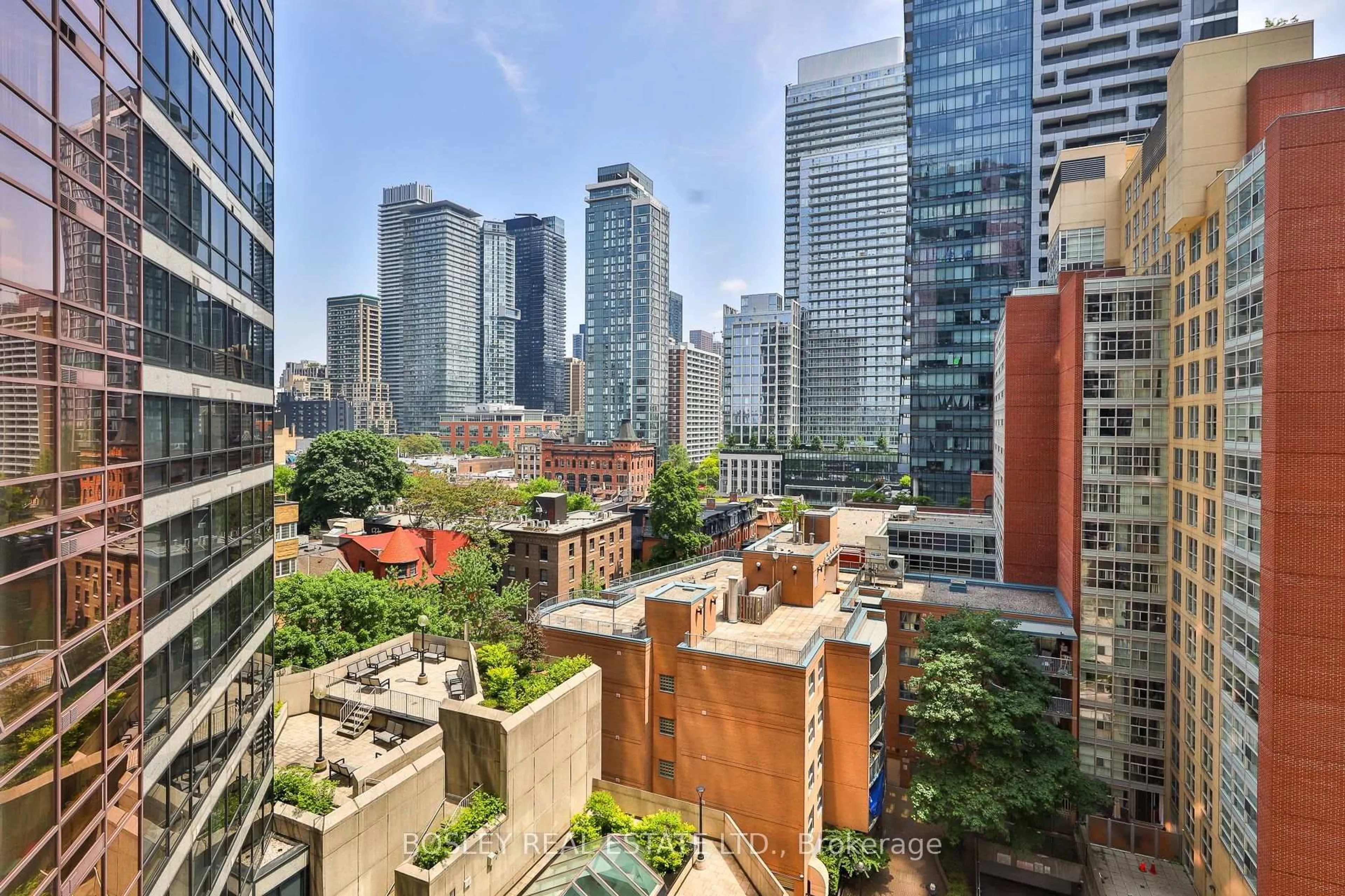Patio, city buildings view from balcony for 1001 Bay St #1812, Toronto Ontario M5S 3A6