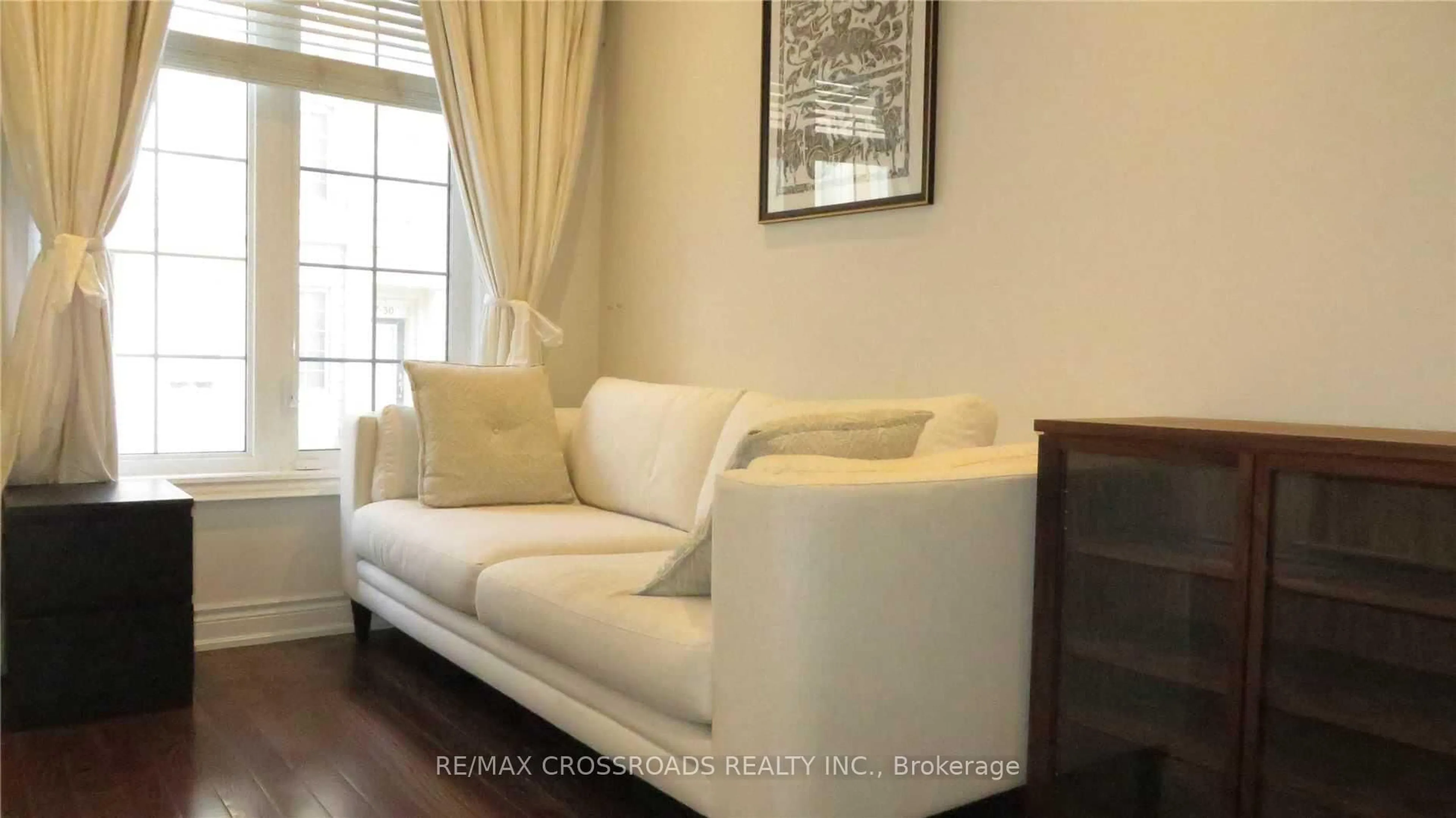 Living room with furniture, wood/laminate floor for 20 Hargrave Lane #12, Toronto Ontario M4N 0A4