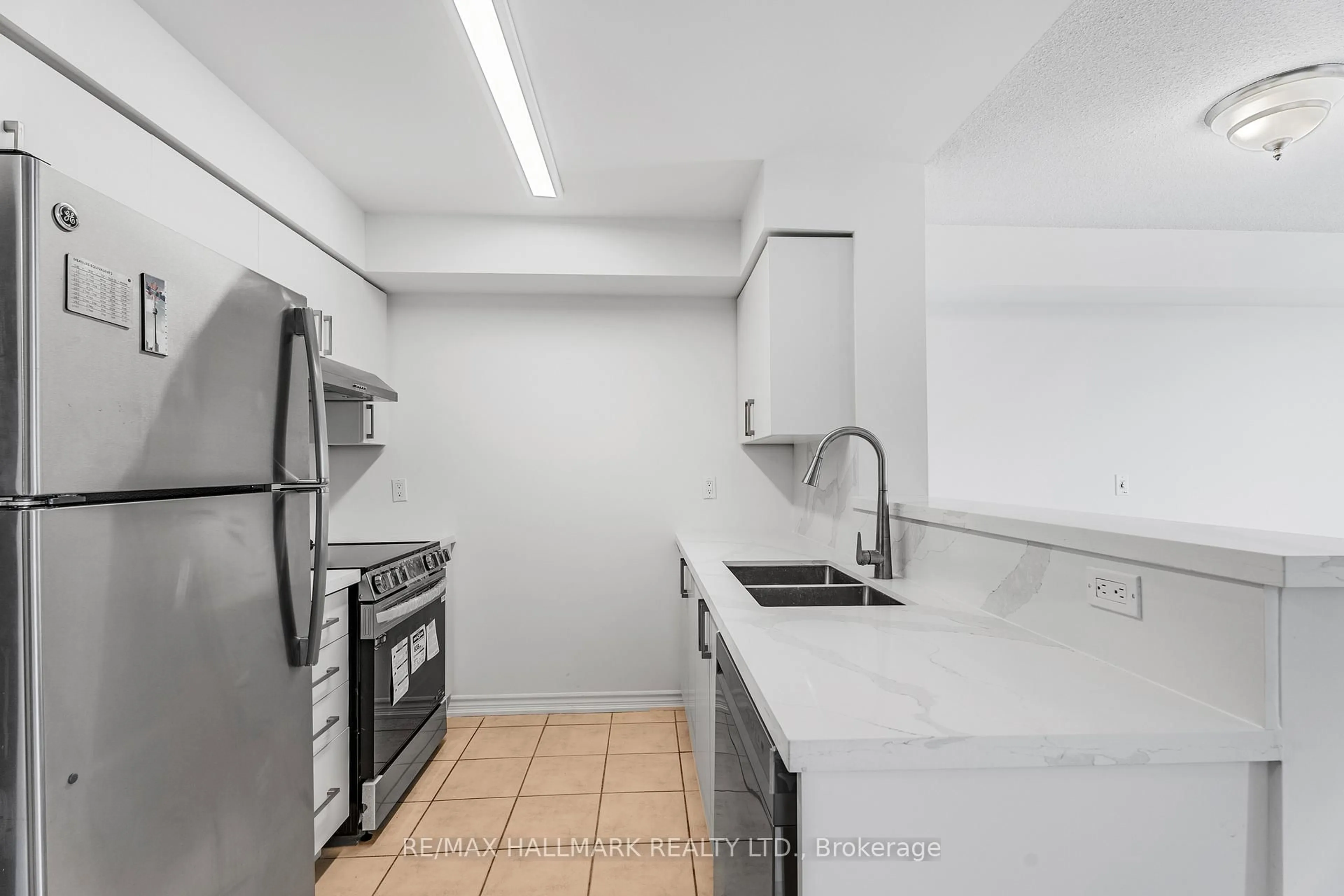 Standard kitchen, unknown for 20 Olive Ave #1707, Toronto Ontario M2N 7G5