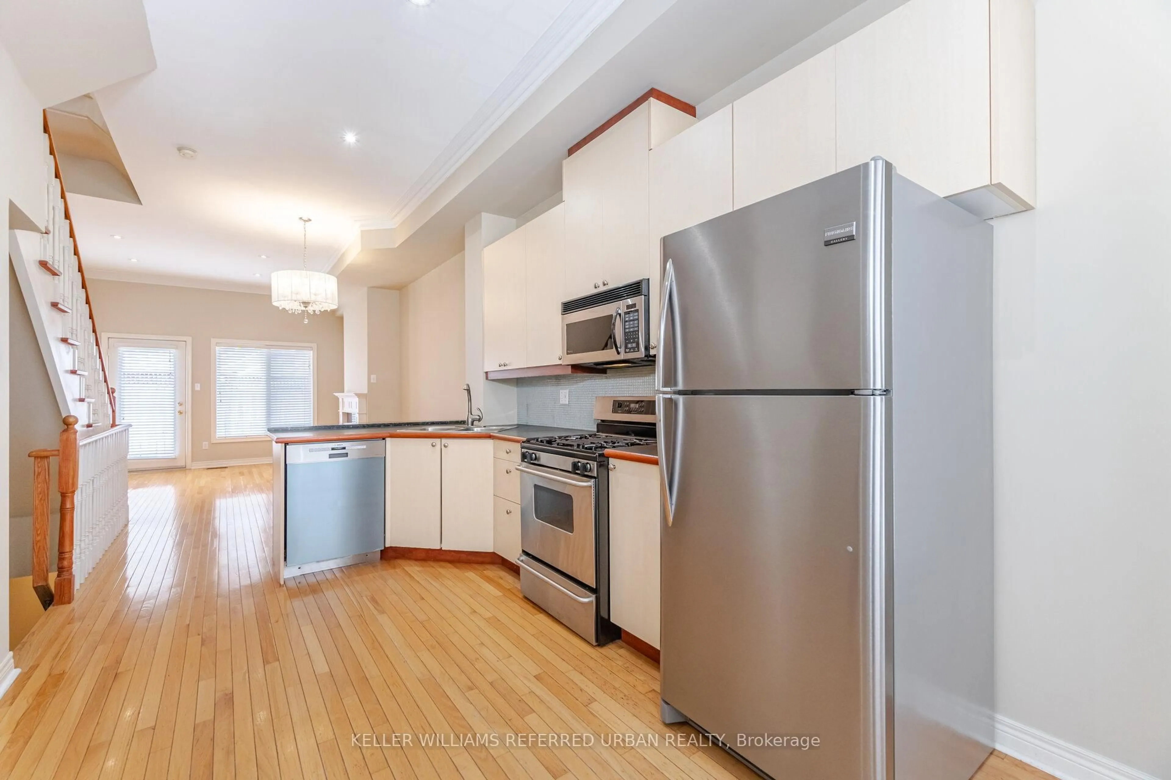 Standard kitchen, wood/laminate floor for 13 Joseph Salsberg Lane, Toronto Ontario M6J 3W8