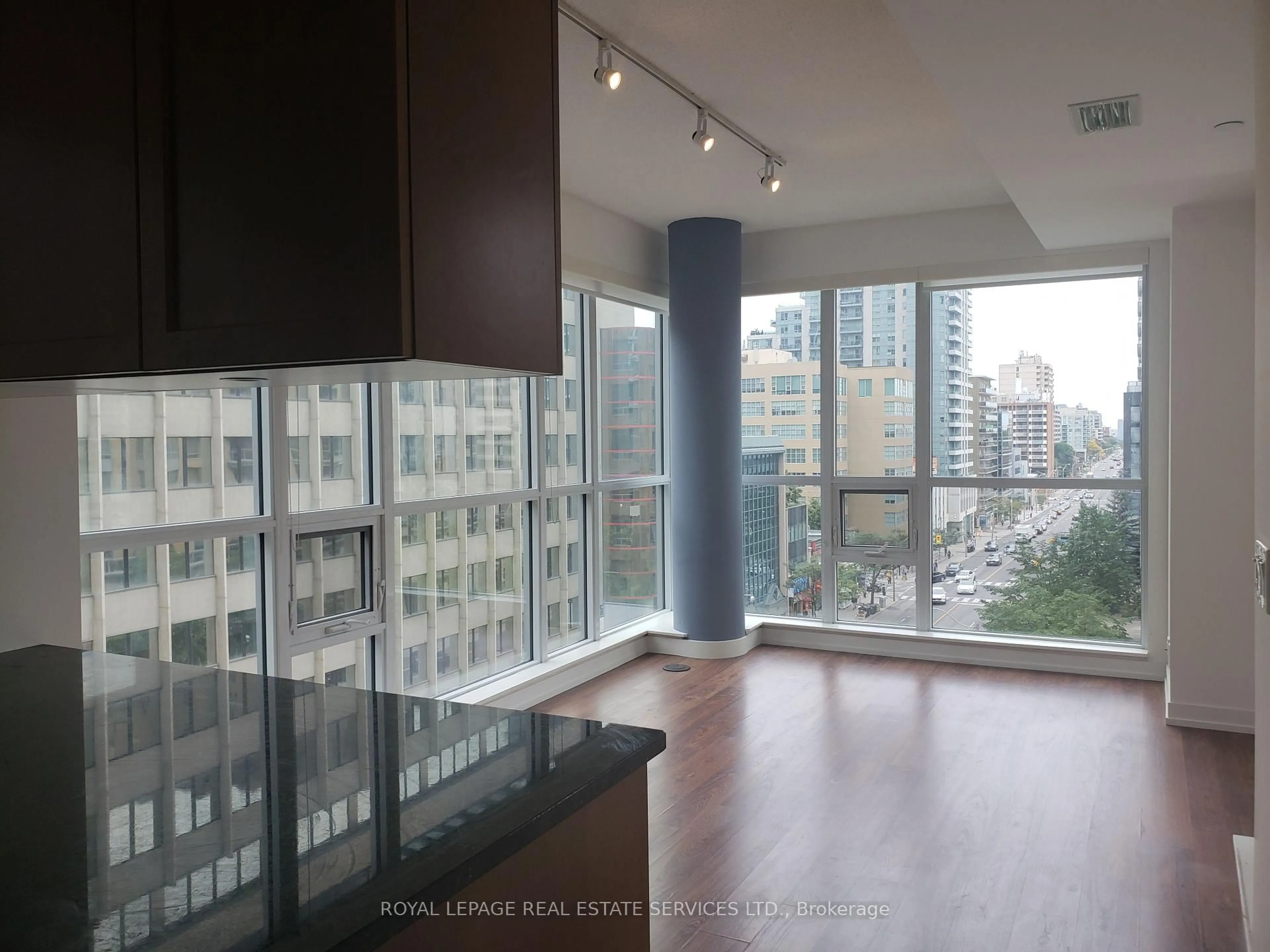 Unknown for 98 Lillian St #520, Toronto Ontario M4S 0A5