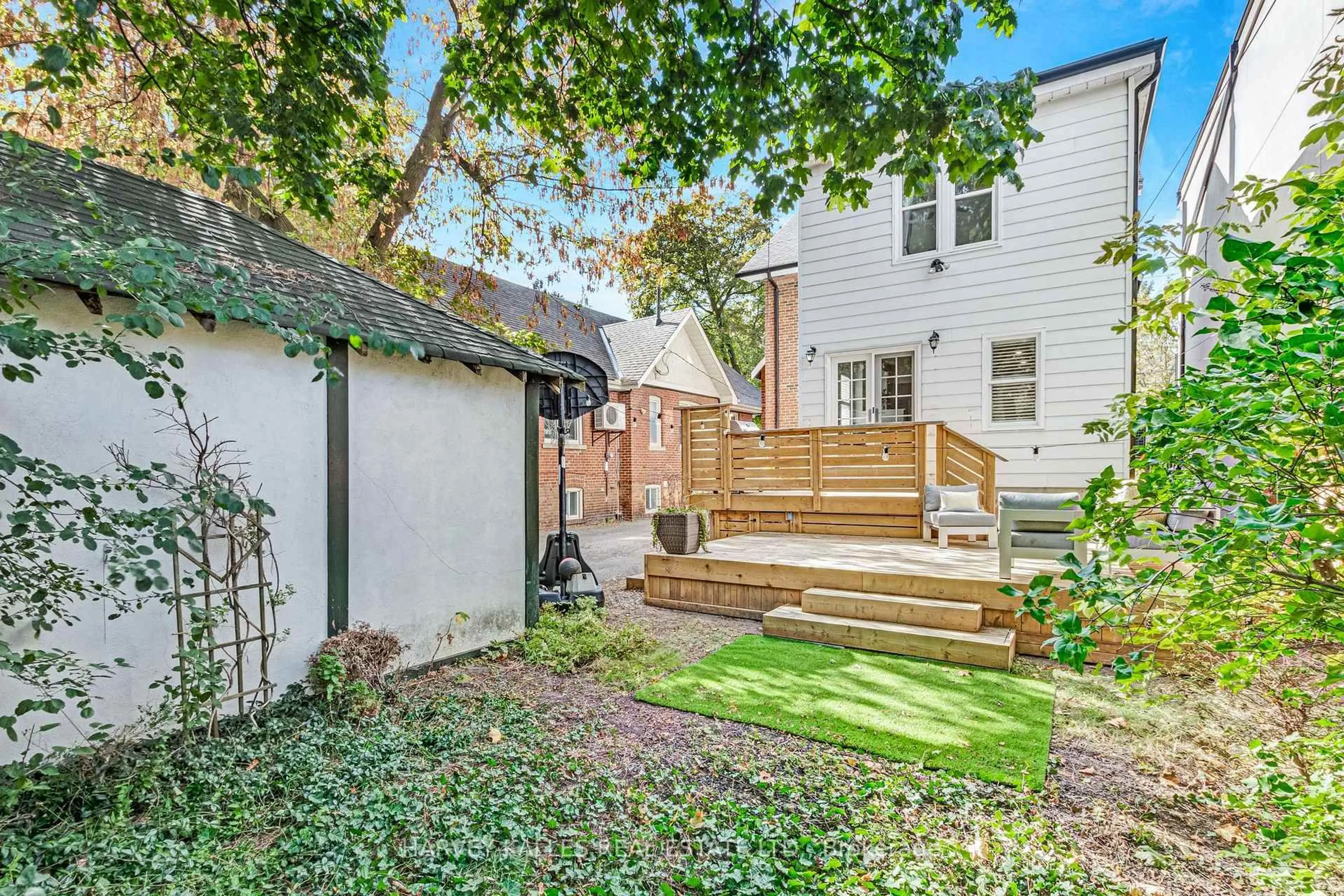 Patio, street for 311 Rosewell Ave, Toronto Ontario M4R 2B1