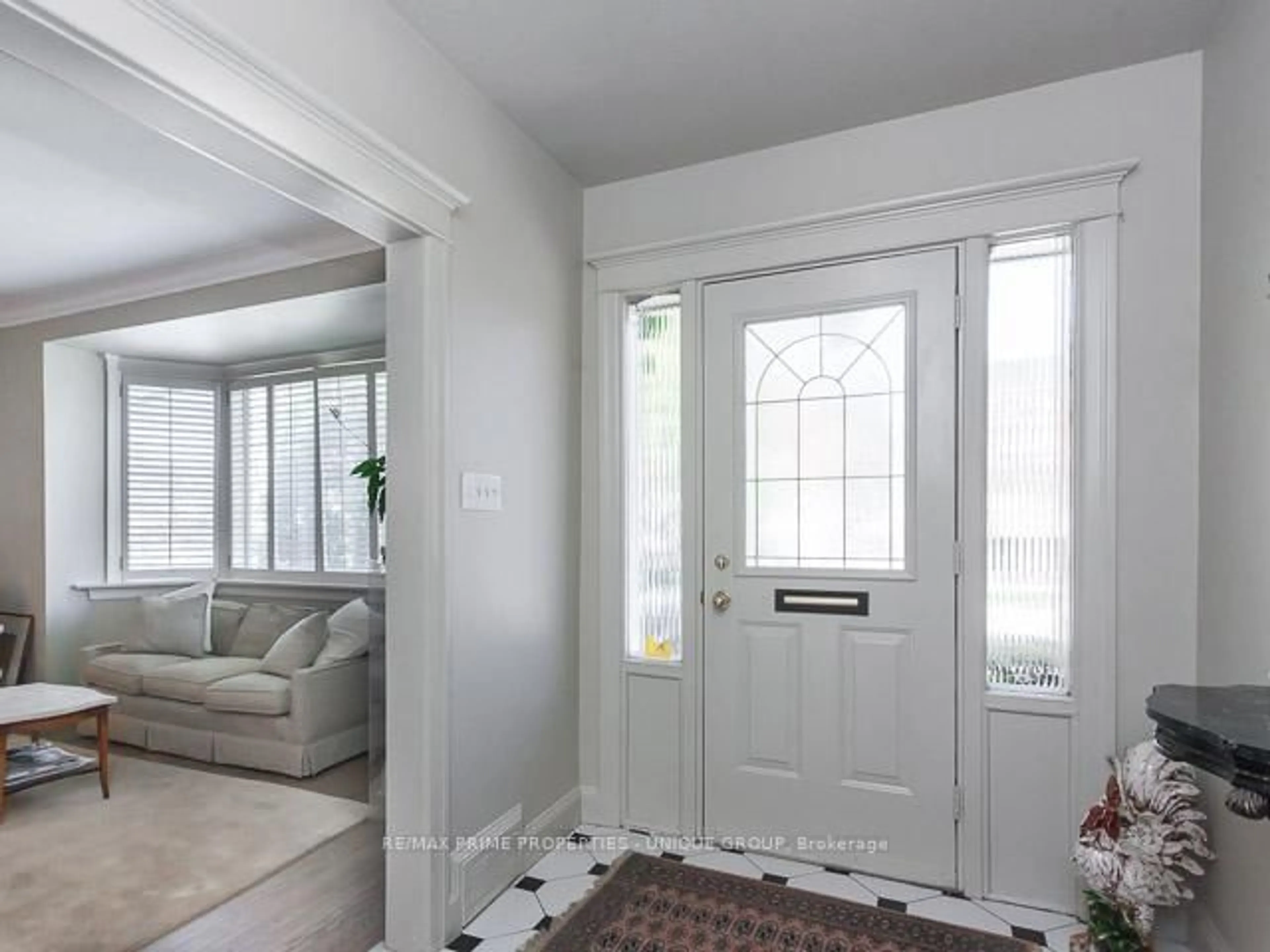 Indoor entryway for 51 Carmichael Ave, Toronto Ontario M5M 2W8