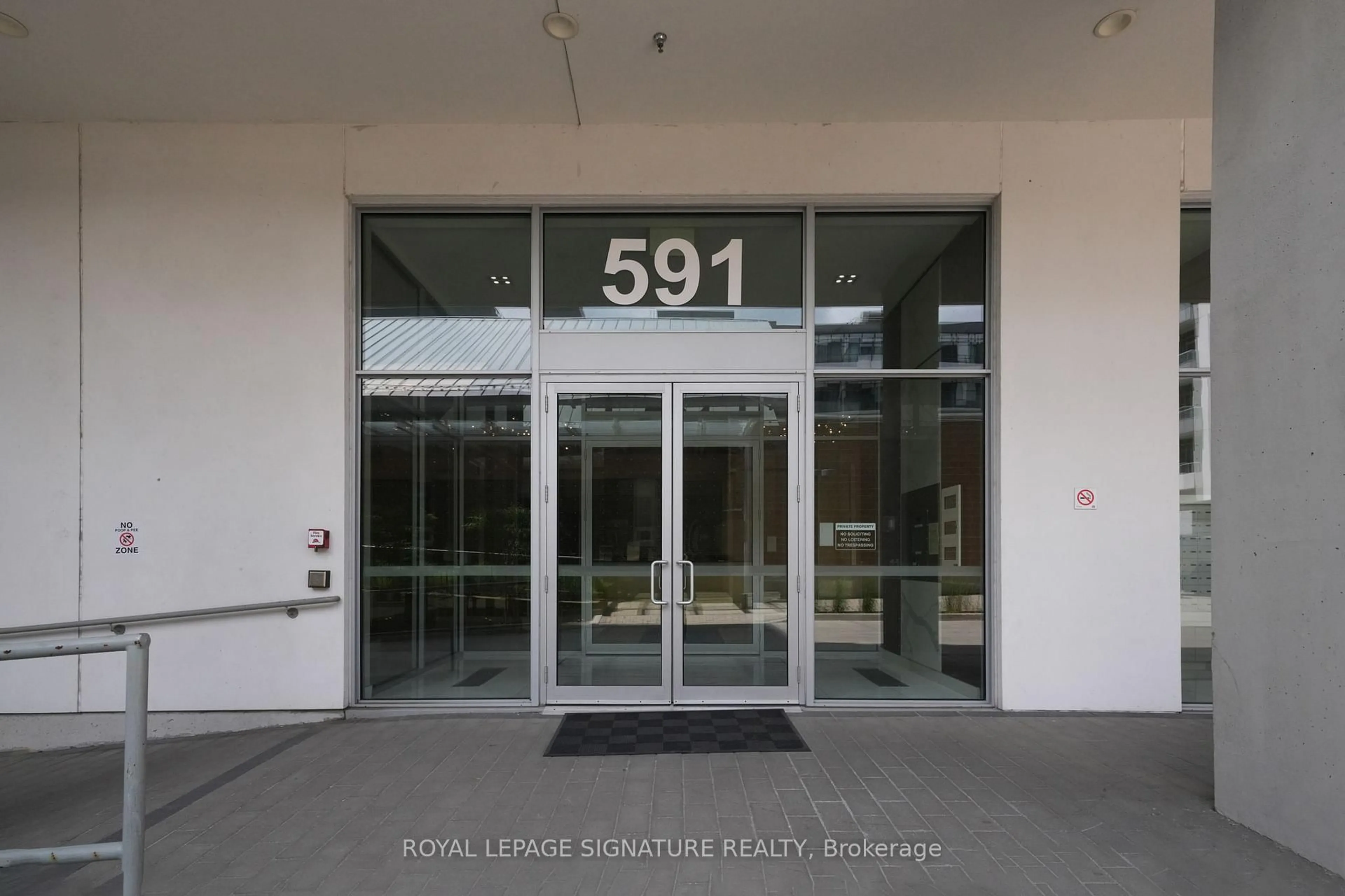 Indoor foyer for 591 Sheppard Ave #910, Toronto Ontario M2K 1B4