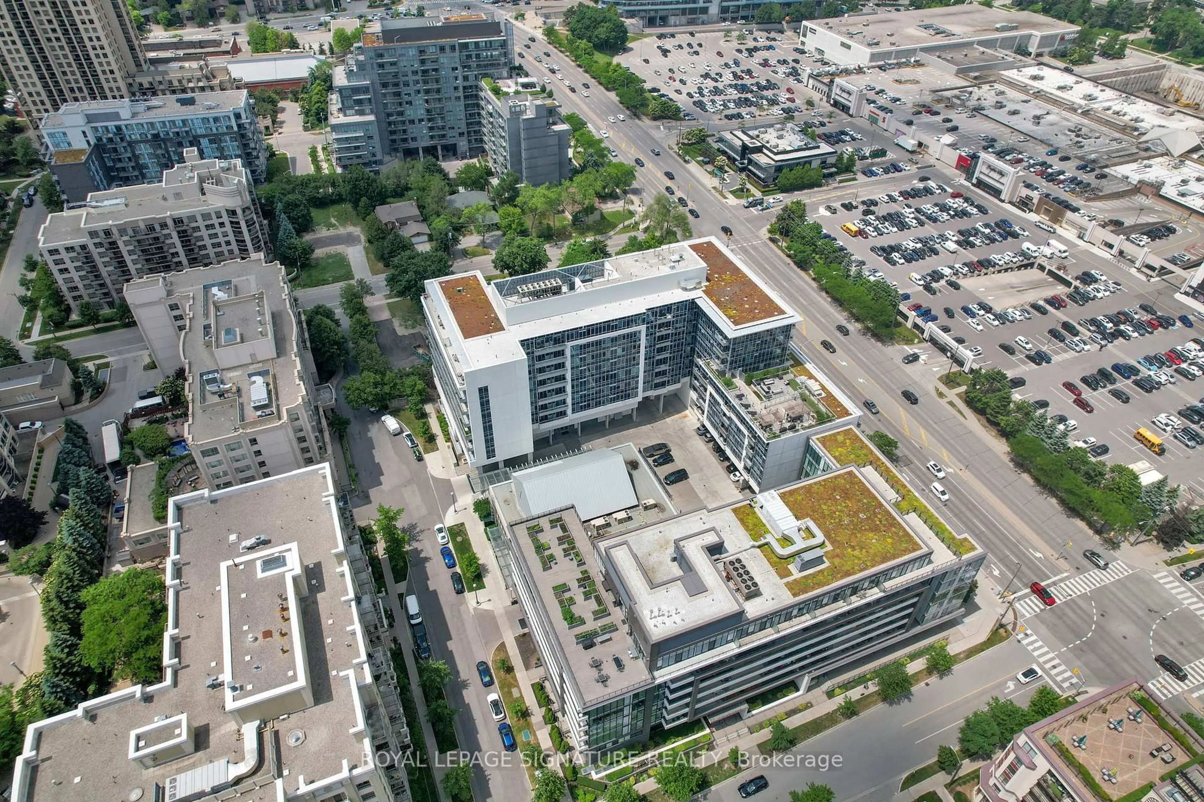 A pic from outside/outdoor area/front of a property/back of a property/a pic from drone, city buildings view from balcony for 591 Sheppard Ave #910, Toronto Ontario M2K 1B4