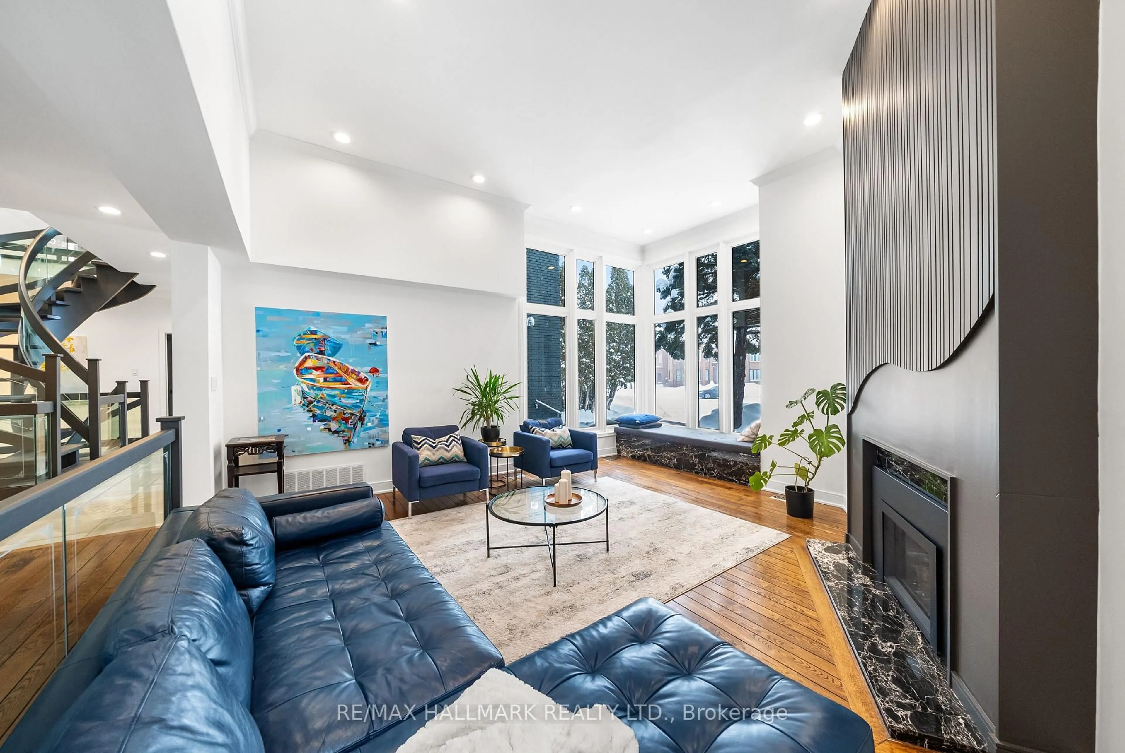 Living room with furniture, ceramic/tile floor for 97 Clarinda Dr, Toronto Ontario M2K 2V2