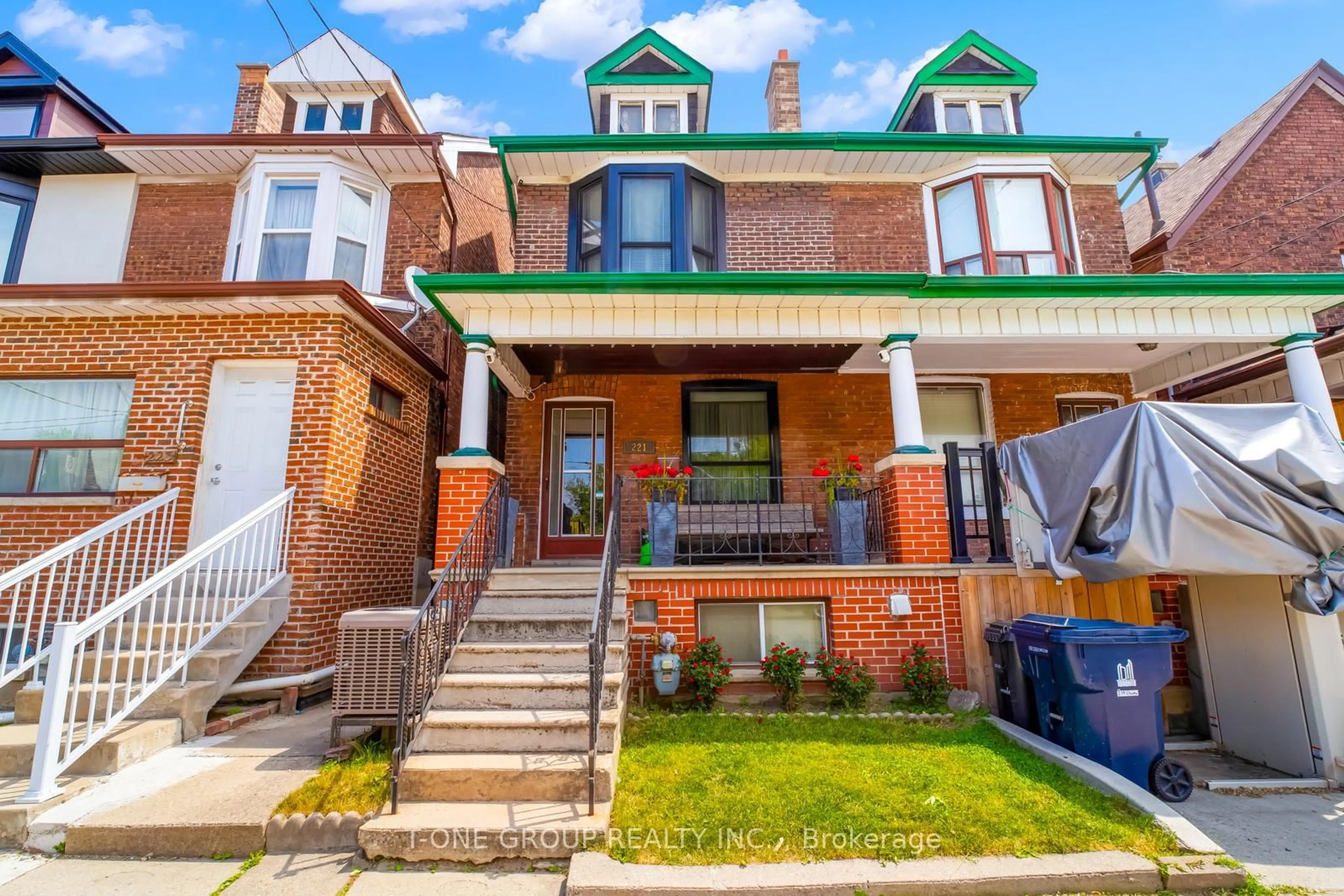 Home with brick exterior material, street for 221 Christie St, Toronto Ontario M6G 3B5