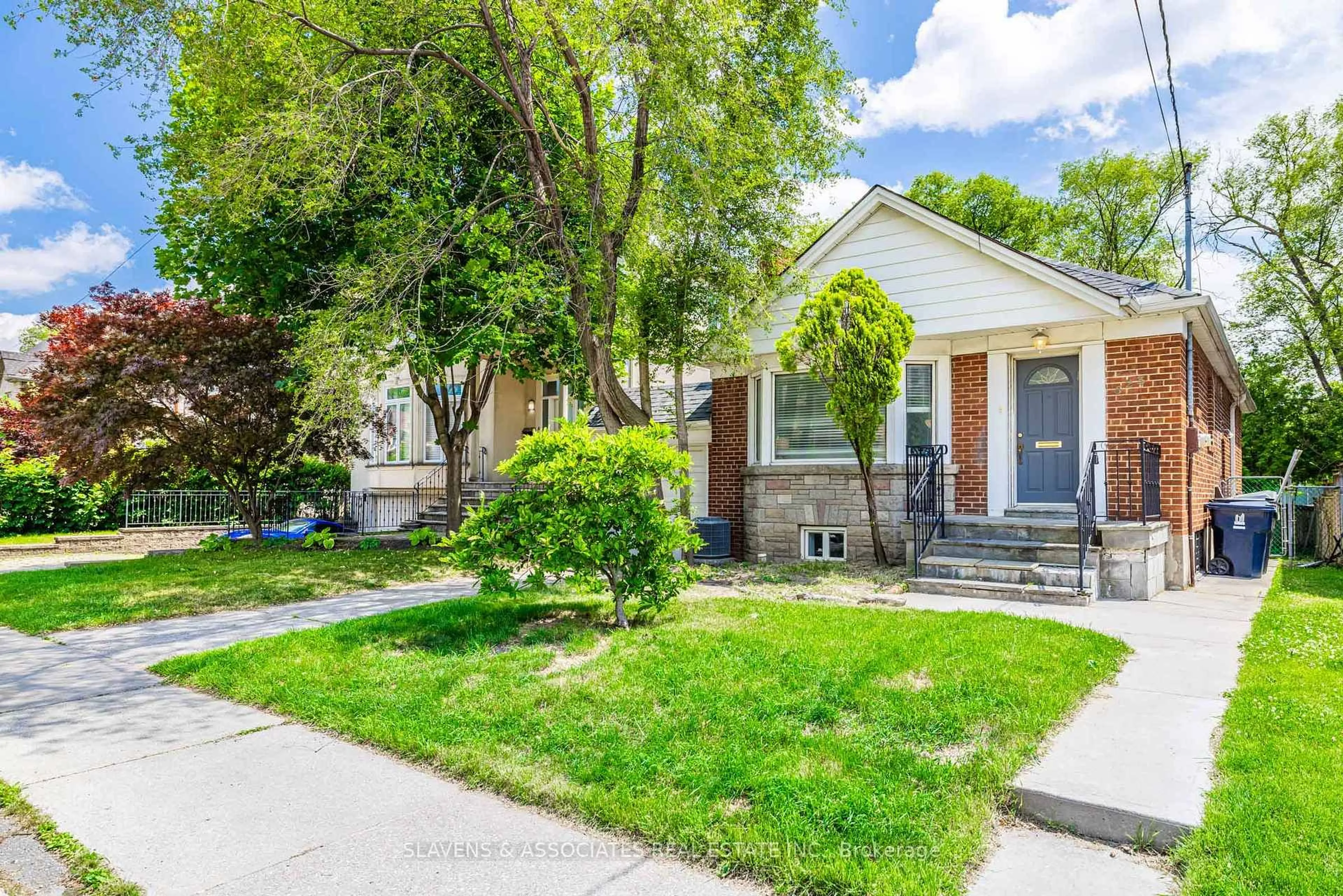 Unknown for 523 Glengarry Ave, Toronto Ontario M5M 1G2