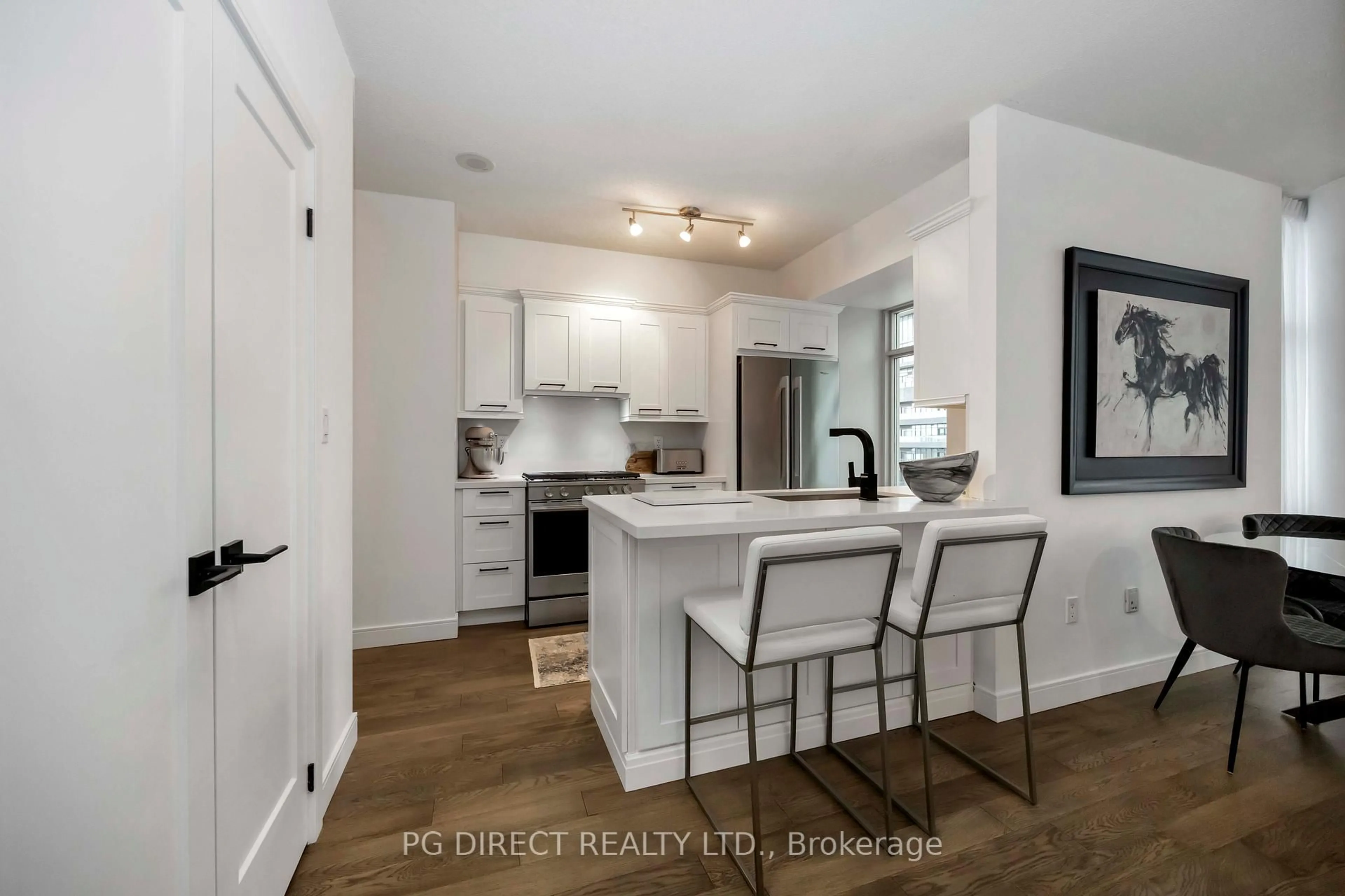 Open concept kitchen, unknown for 10 Navy Wharf Crt #1106, Toronto Ontario M5V 3V2