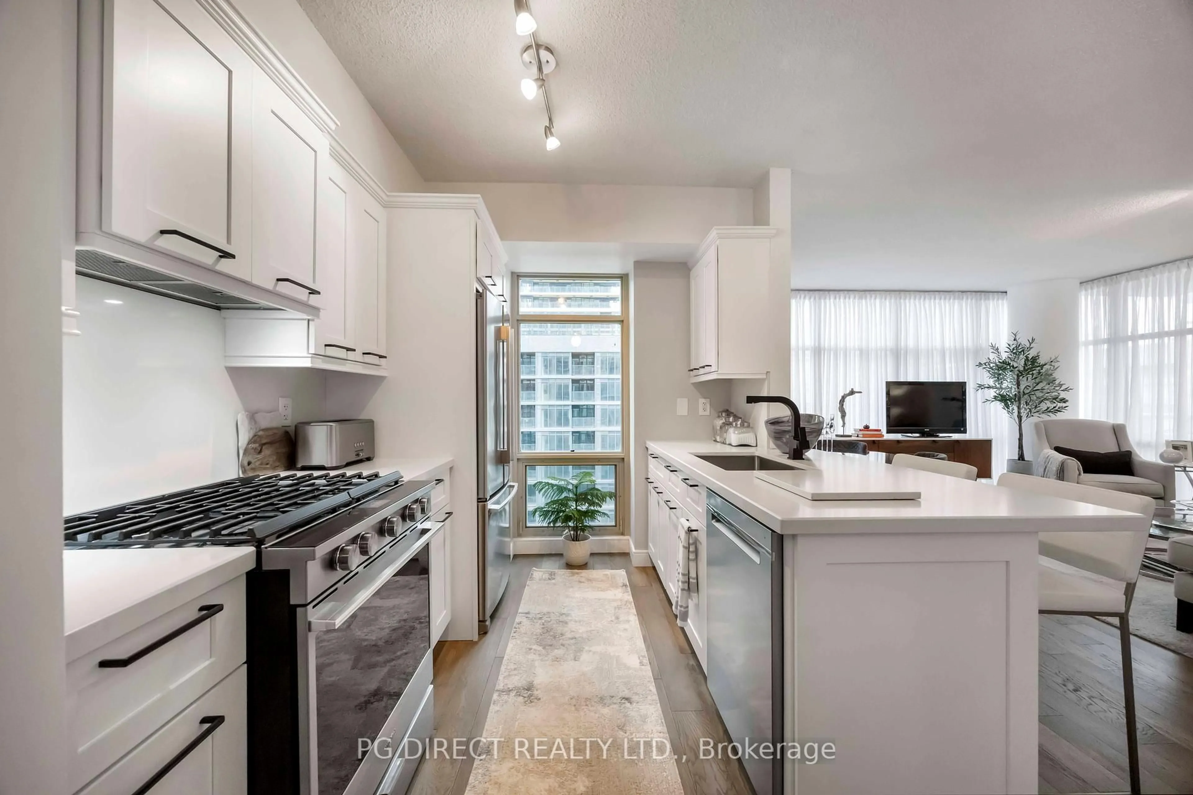 Standard kitchen, unknown for 10 Navy Wharf Crt #1106, Toronto Ontario M5V 3V2