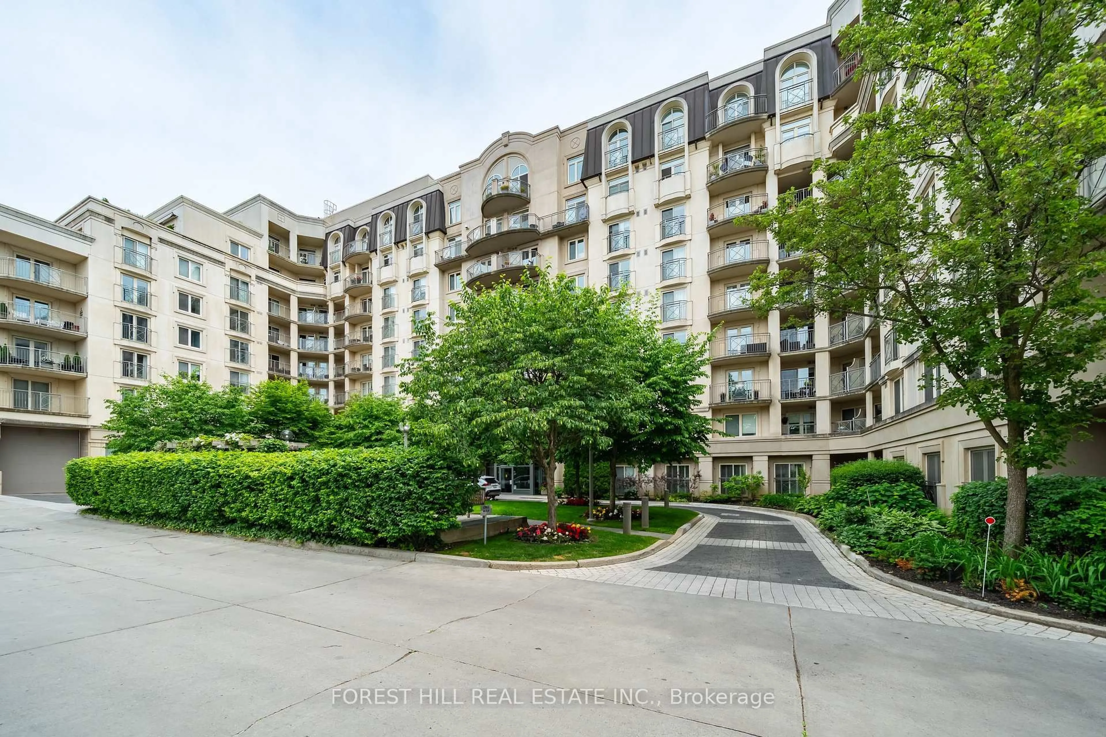 A pic from outside/outdoor area/front of a property/back of a property/a pic from drone, unknown for 1 Balmoral Ave #PH903, Toronto Ontario M4V 2B9