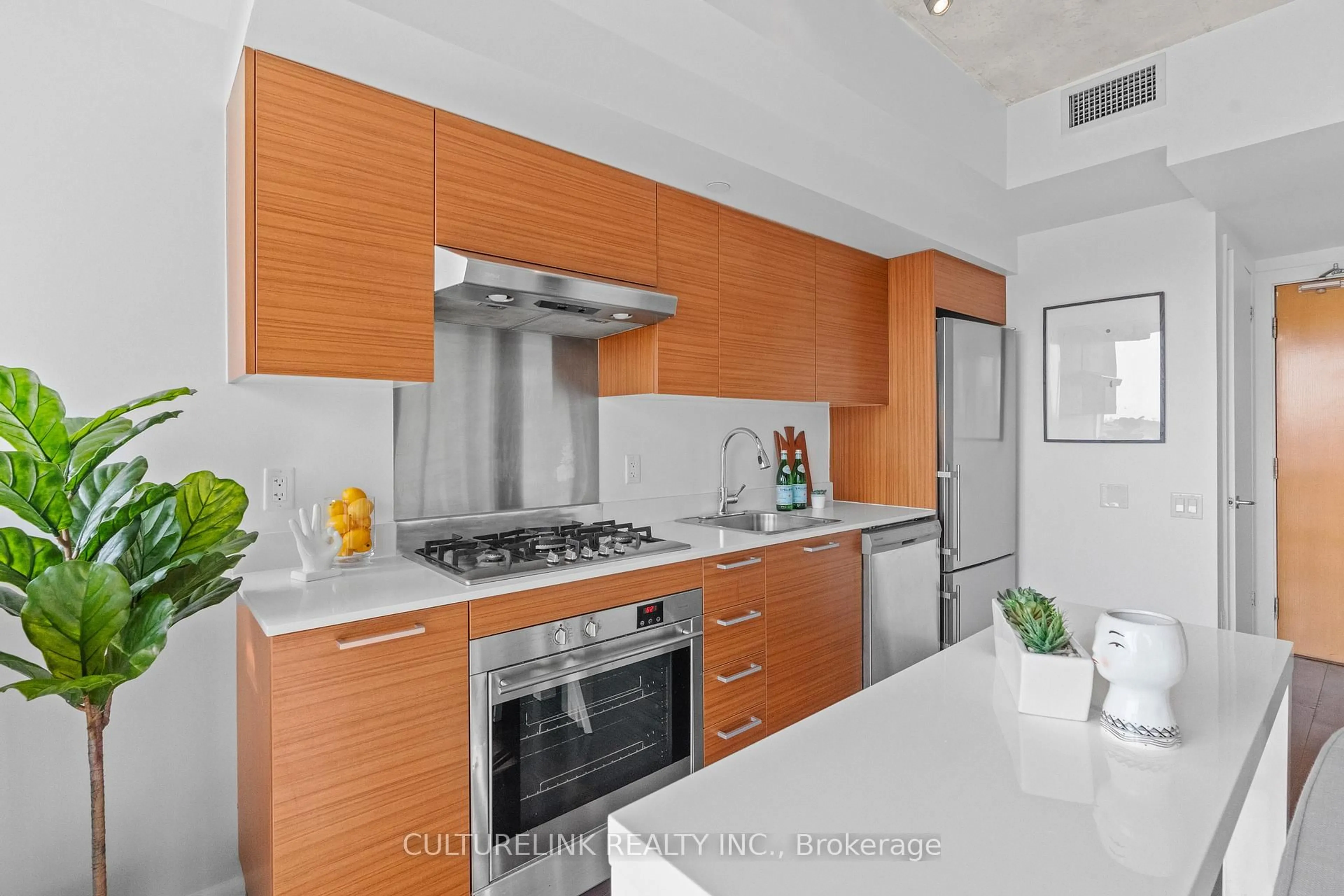 Contemporary kitchen, unknown for 375 King St #1901, Toronto Ontario M5V 1K5