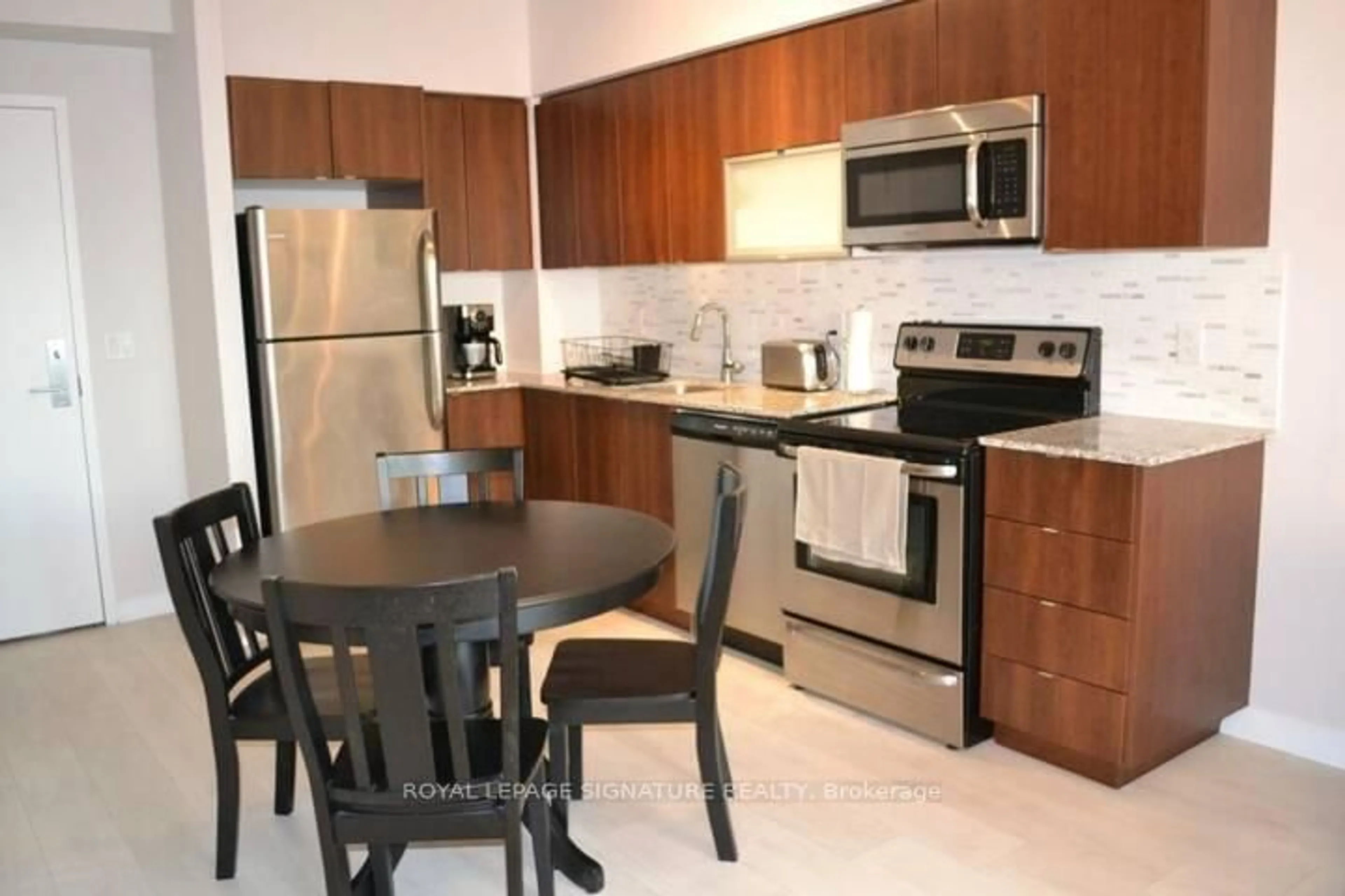 Standard kitchen, unknown for 150 East Liberty St #2912, Toronto Ontario M6K 3R5