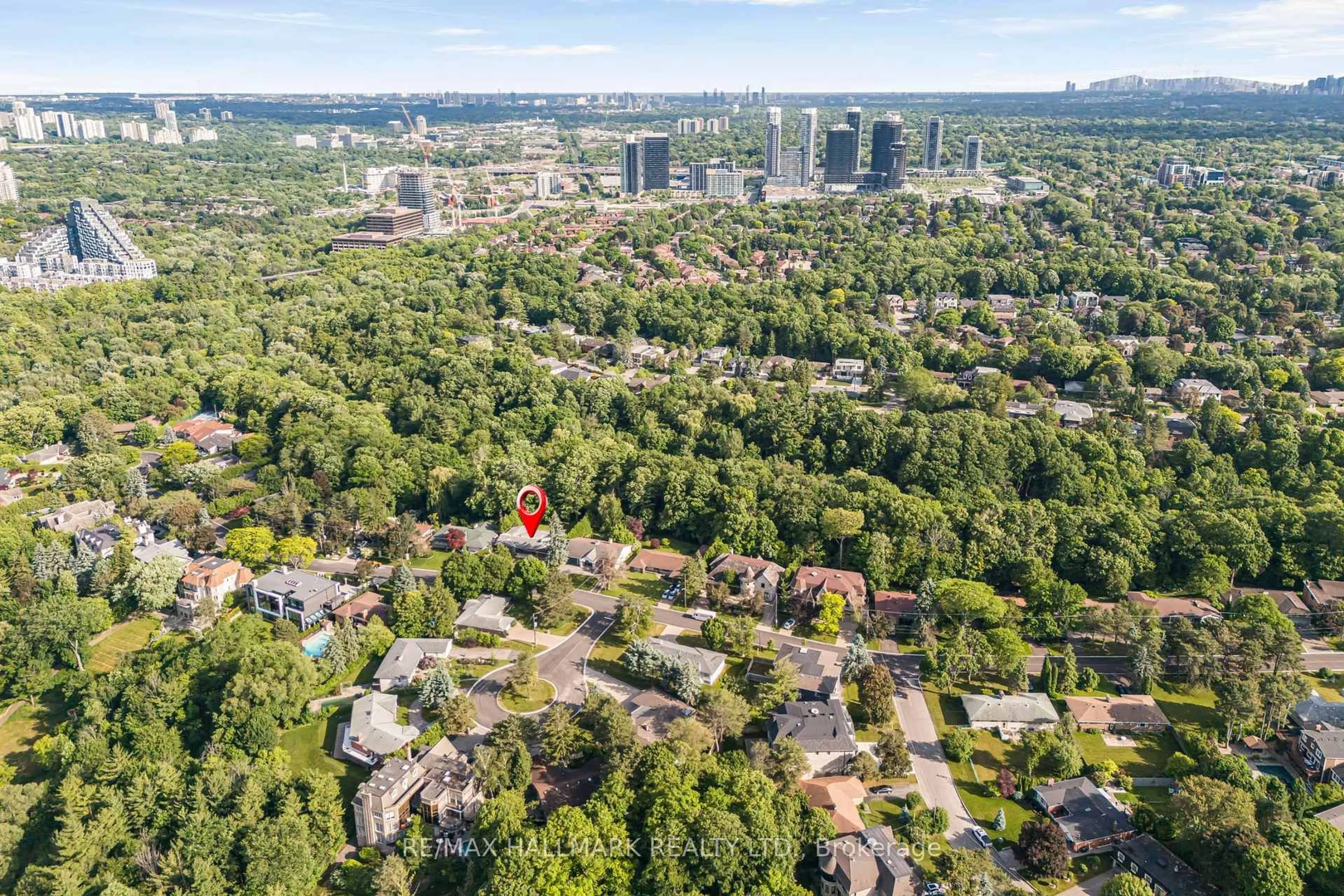 A pic from outside/outdoor area/front of a property/back of a property/a pic from drone, forest/trees view for 73 Forest Grove Dr, Toronto Ontario M2K 1Z4