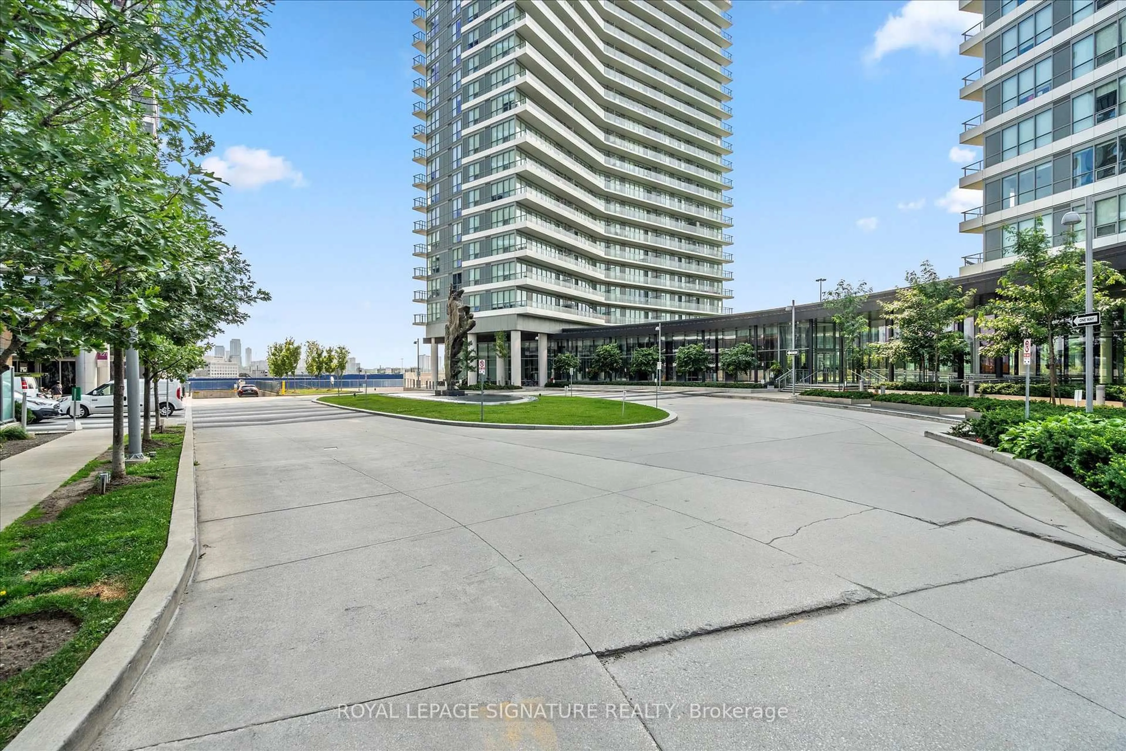 Patio, unknown for 117 McMahon Dr #2511, Toronto Ontario M2K 0E4