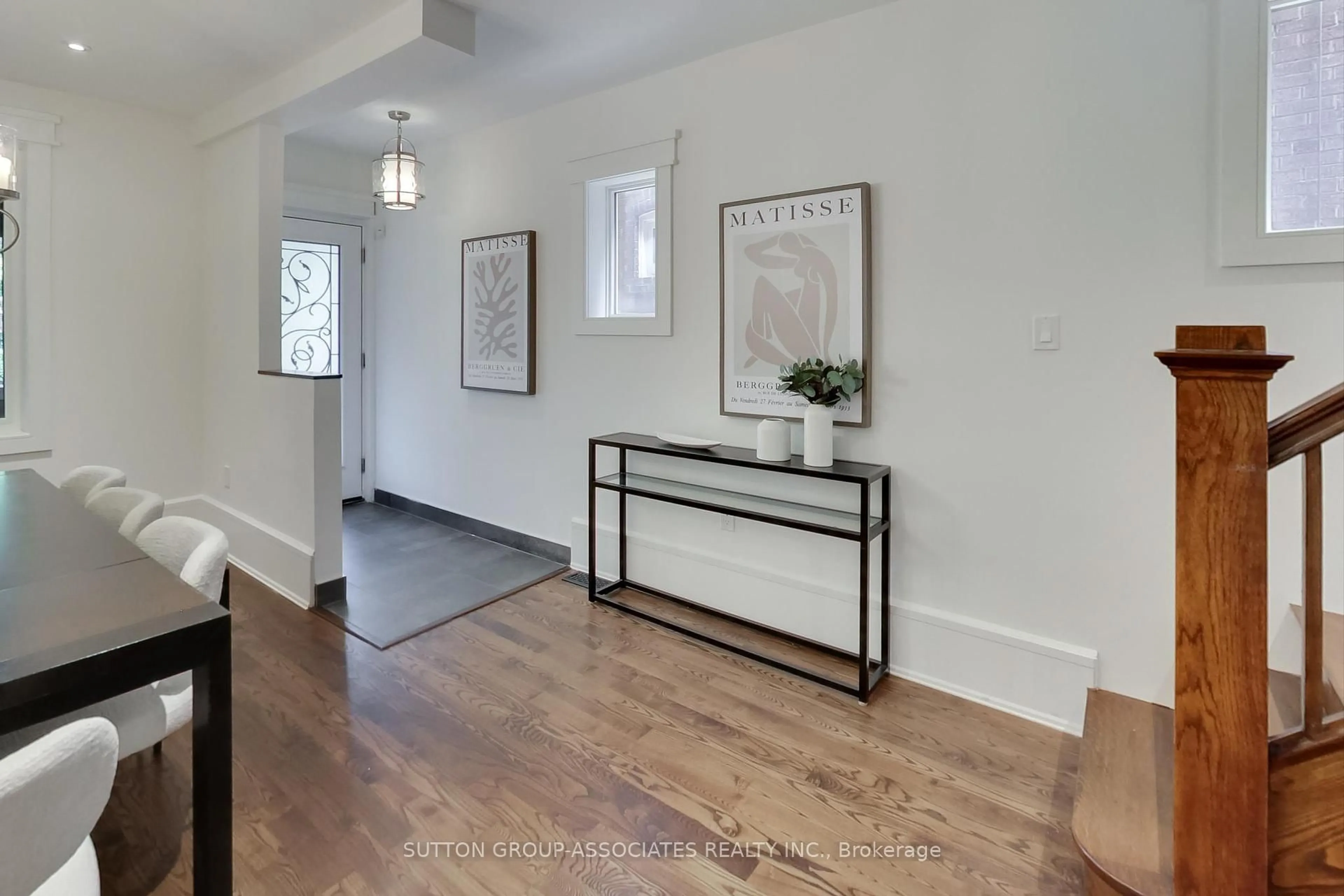 Indoor entryway for 420 Rushton Rd, Toronto Ontario M6C 2Y3