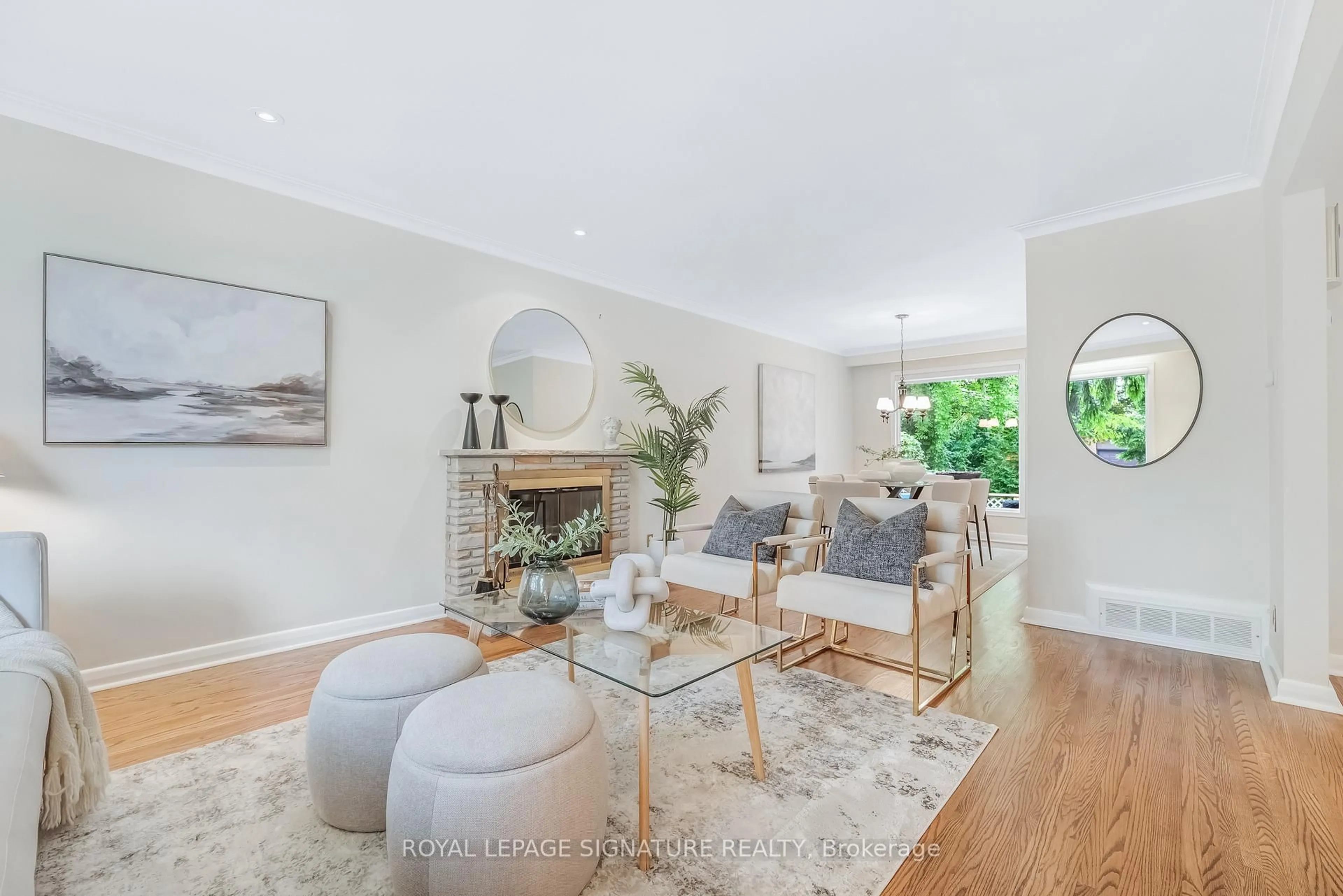Living room with furniture, unknown for 16 Revcoe Dr, Toronto Ontario M2M 2B8