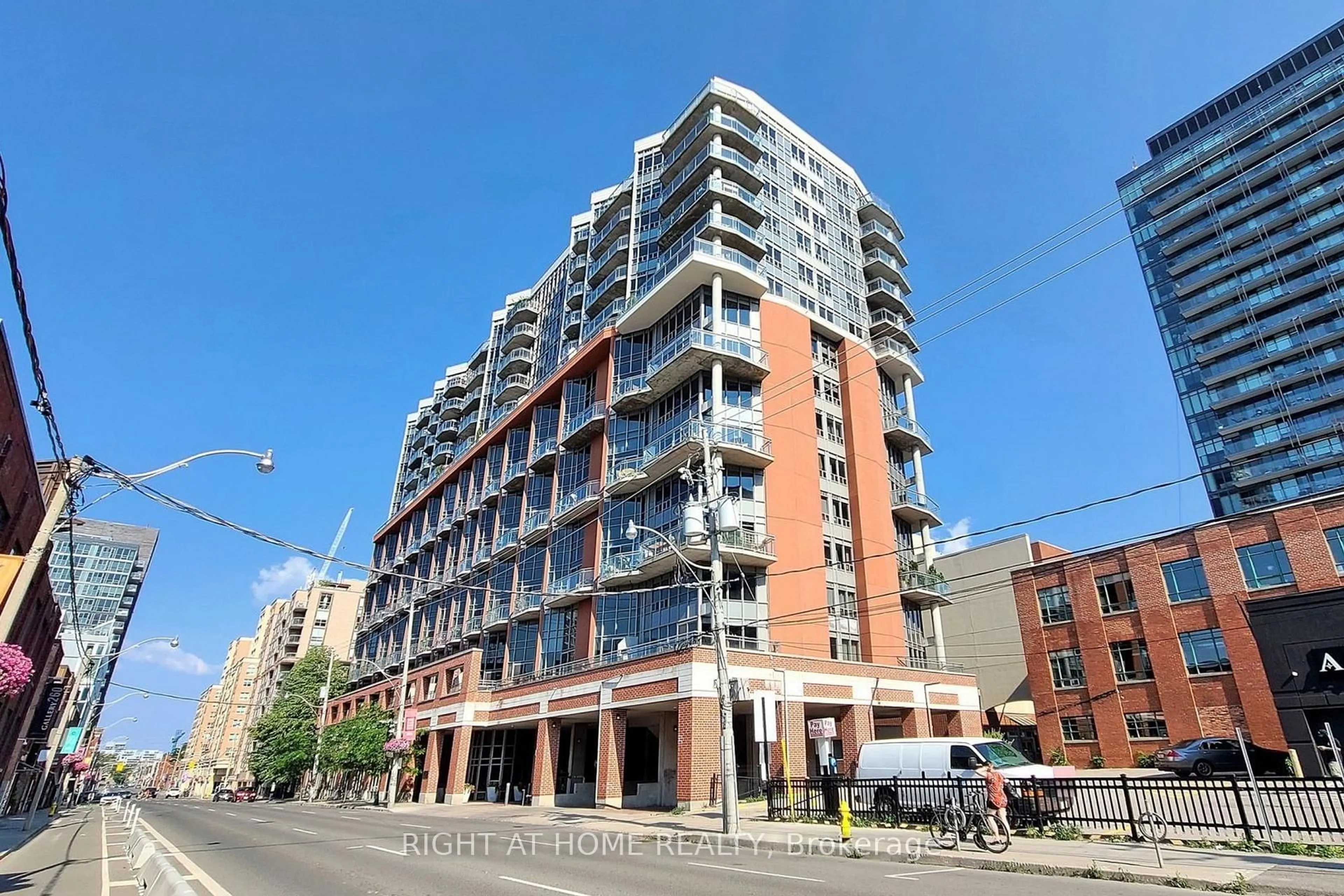 Unknown for 255 Richmond St #401, Toronto Ontario M5A 4T7