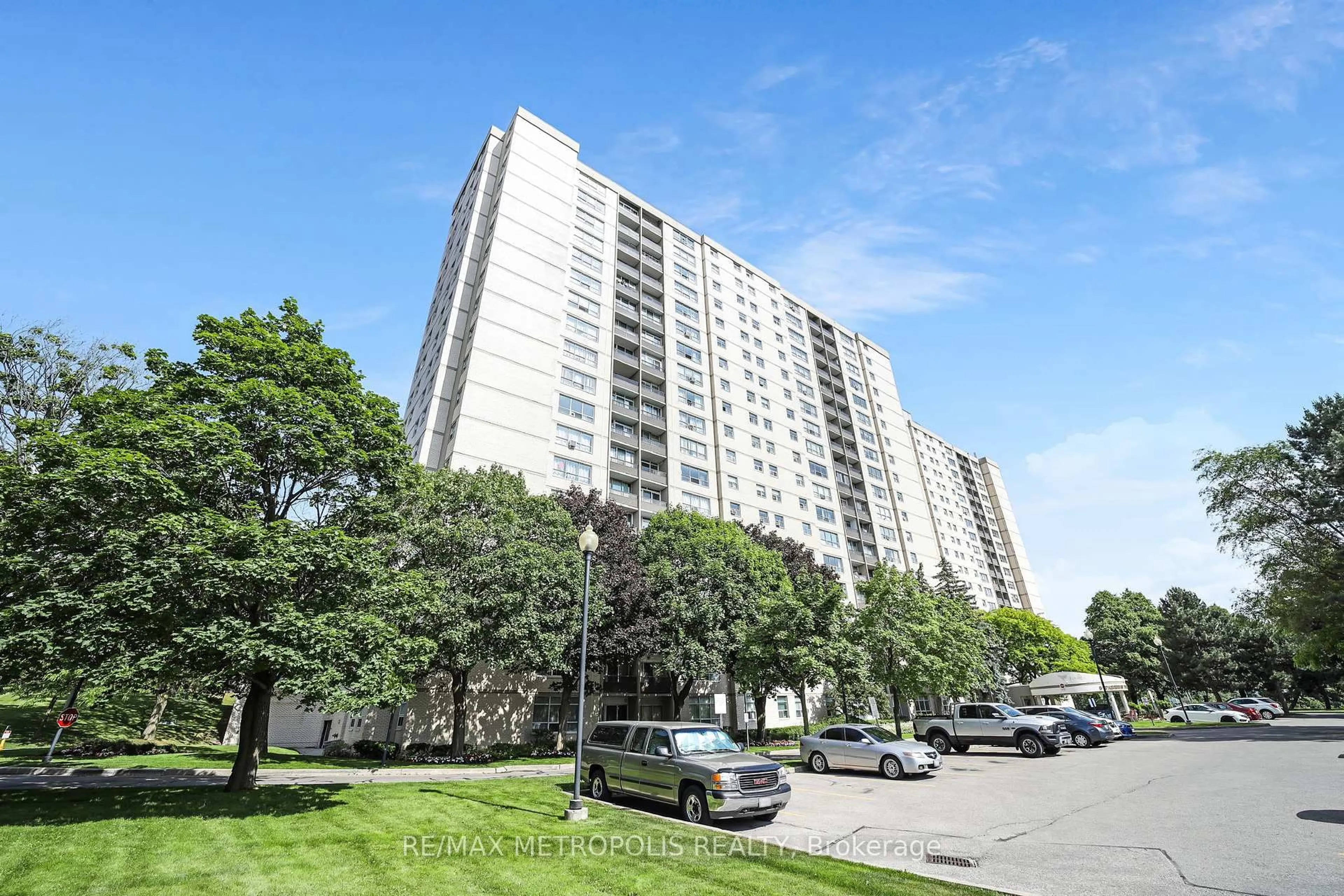 Unknown for 5 Parkway Forest Dr #303, Toronto Ontario M2J 1L2