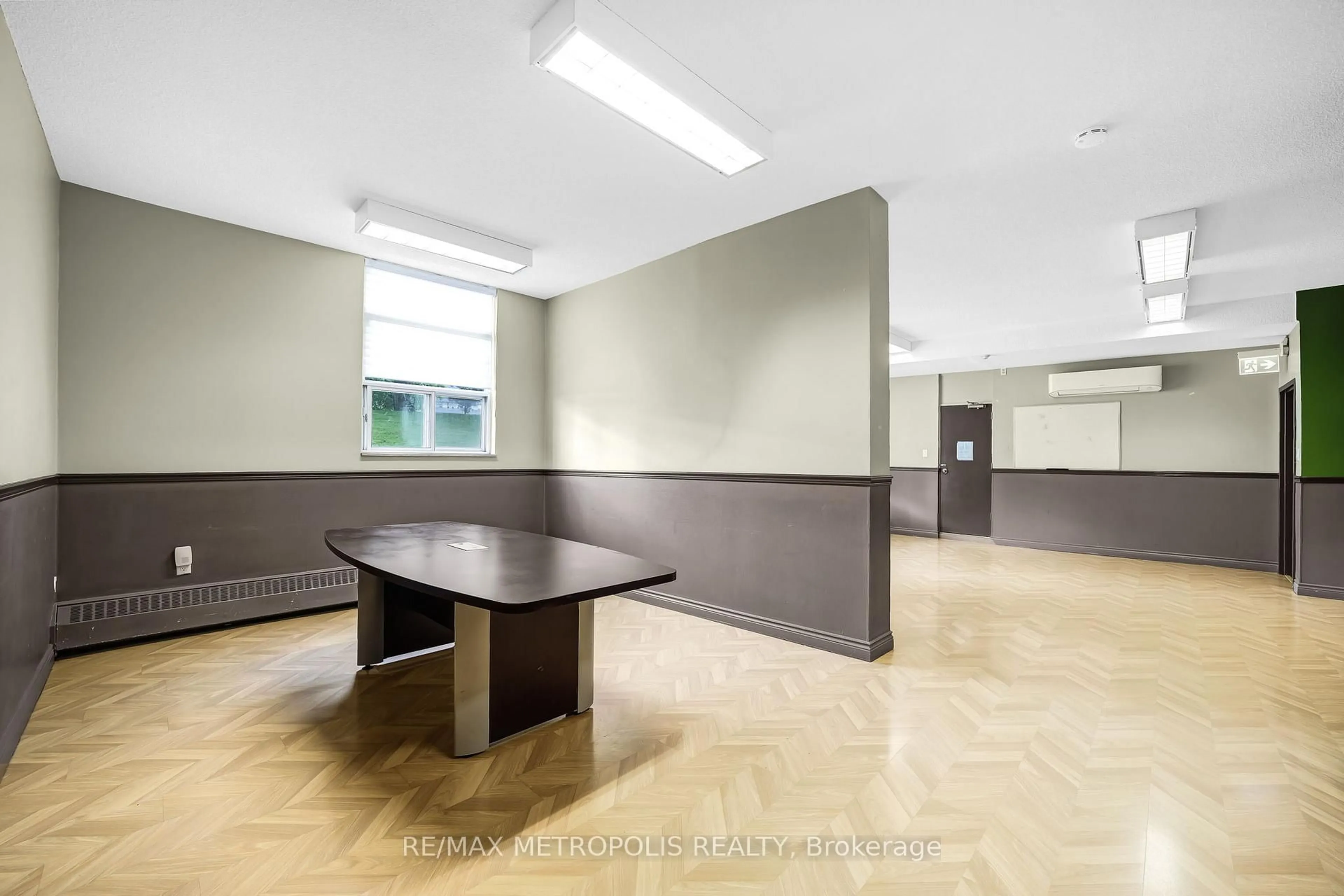 Unknown for 5 Parkway Forest Dr #303, Toronto Ontario M2J 1L2