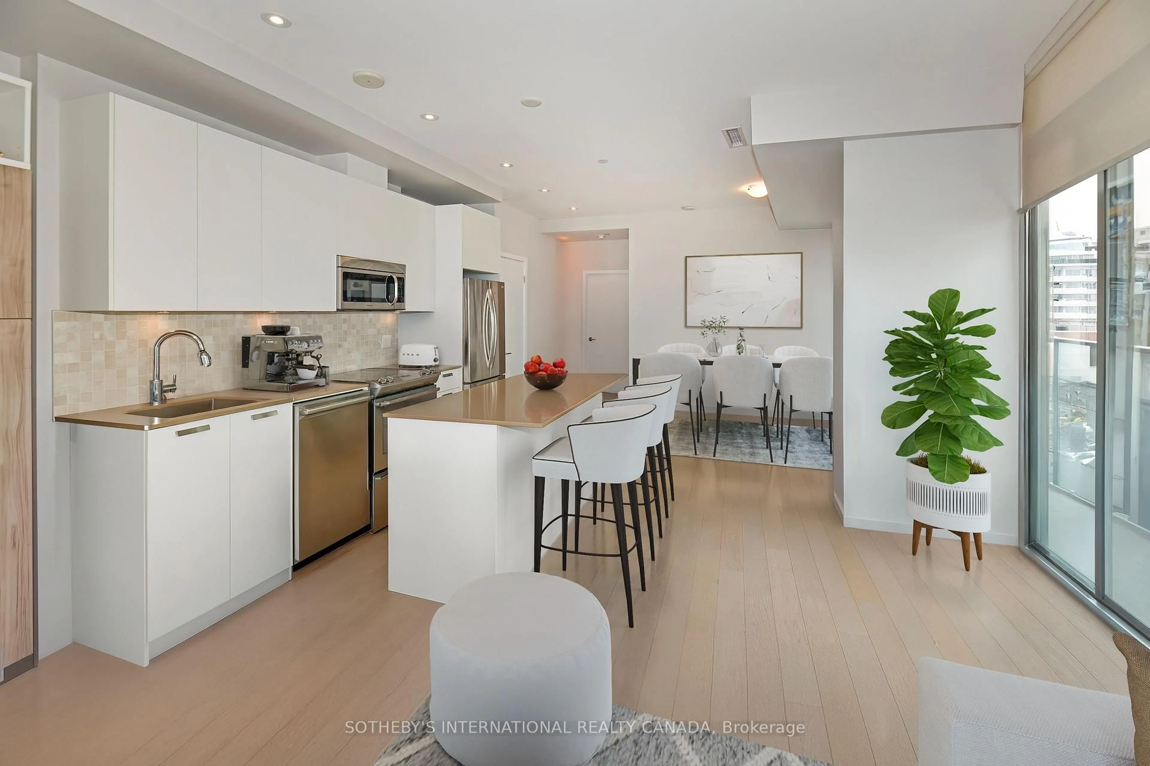 Open concept kitchen, ceramic/tile floor for 1815 Yonge St #1308, Toronto Ontario M4T 2A4