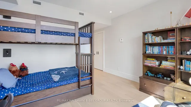 Additional image 8 of 99 Harbour Sq Unit 613