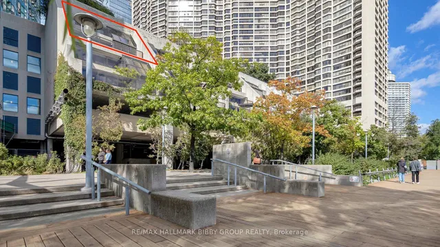 Primary image of 99 Harbour Sq Unit 613