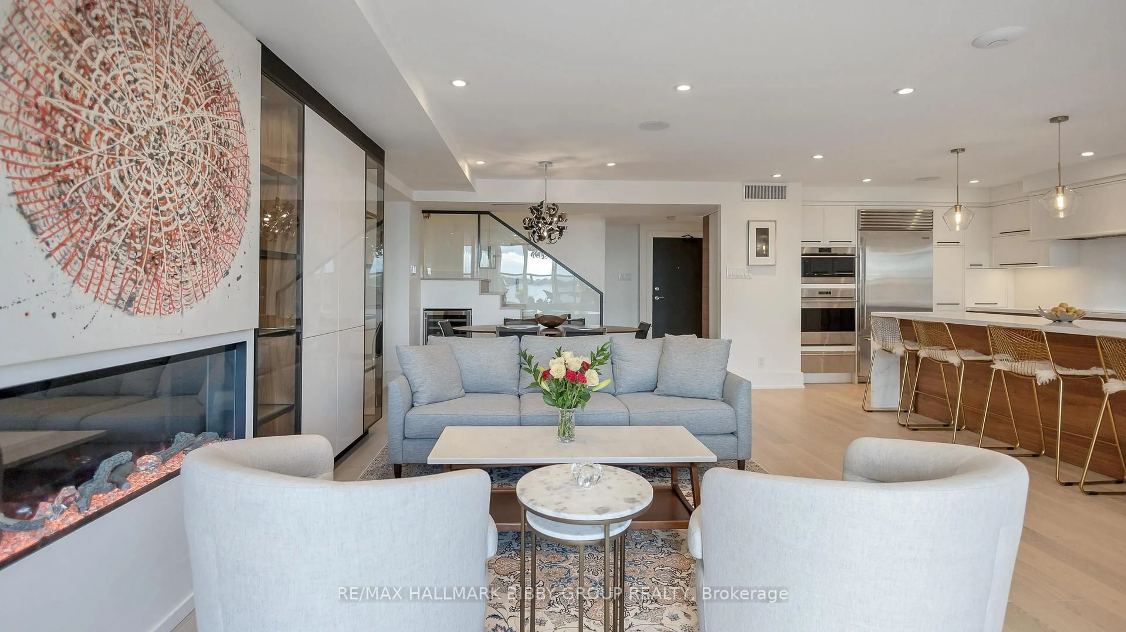 Living room with furniture, ceramic/tile floor for 99 Harbour Sq #613, Toronto Ontario M5J 2H2