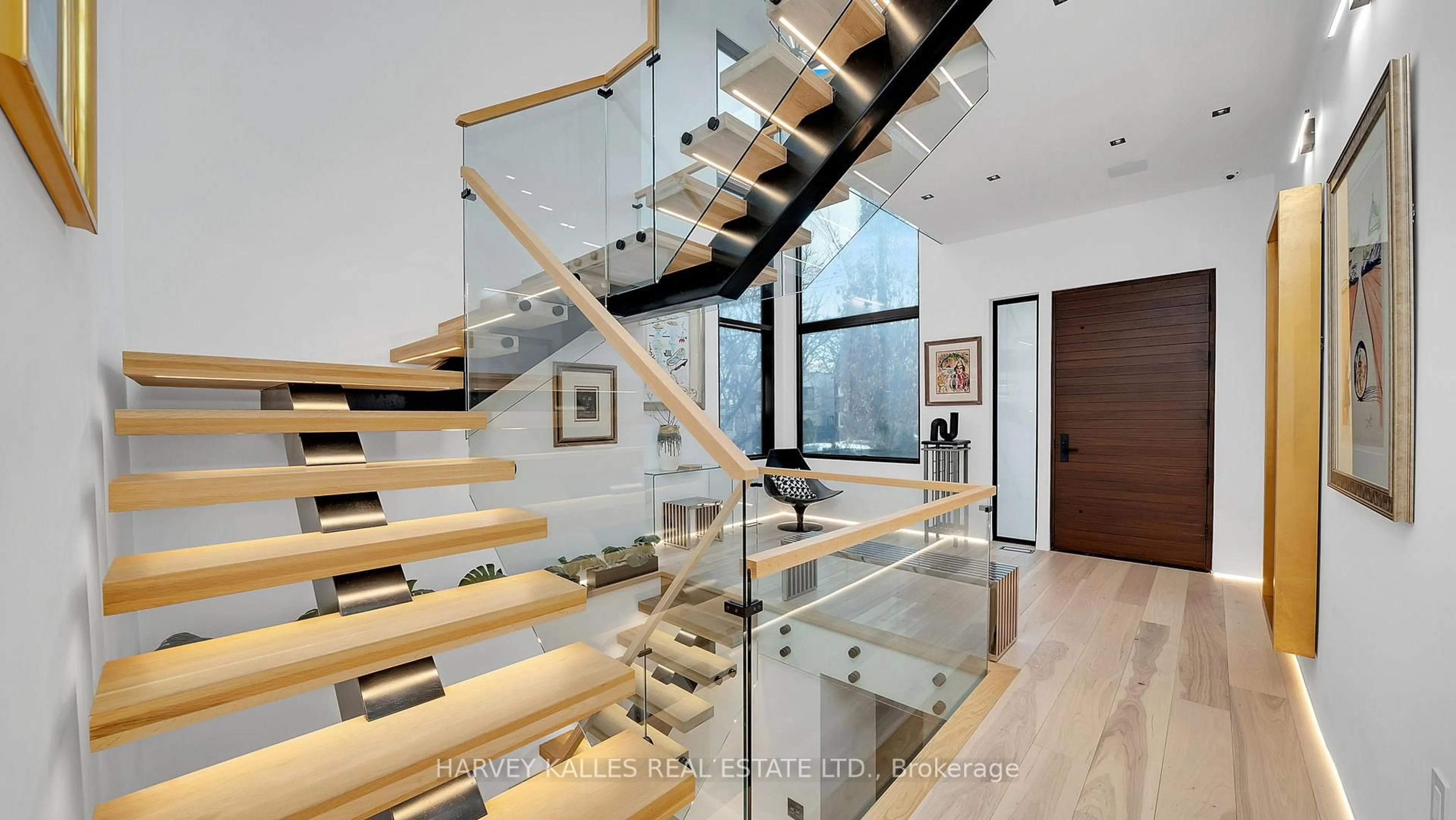 Stairs for 4 Douglas Cres, Toronto Ontario M4W 2E7