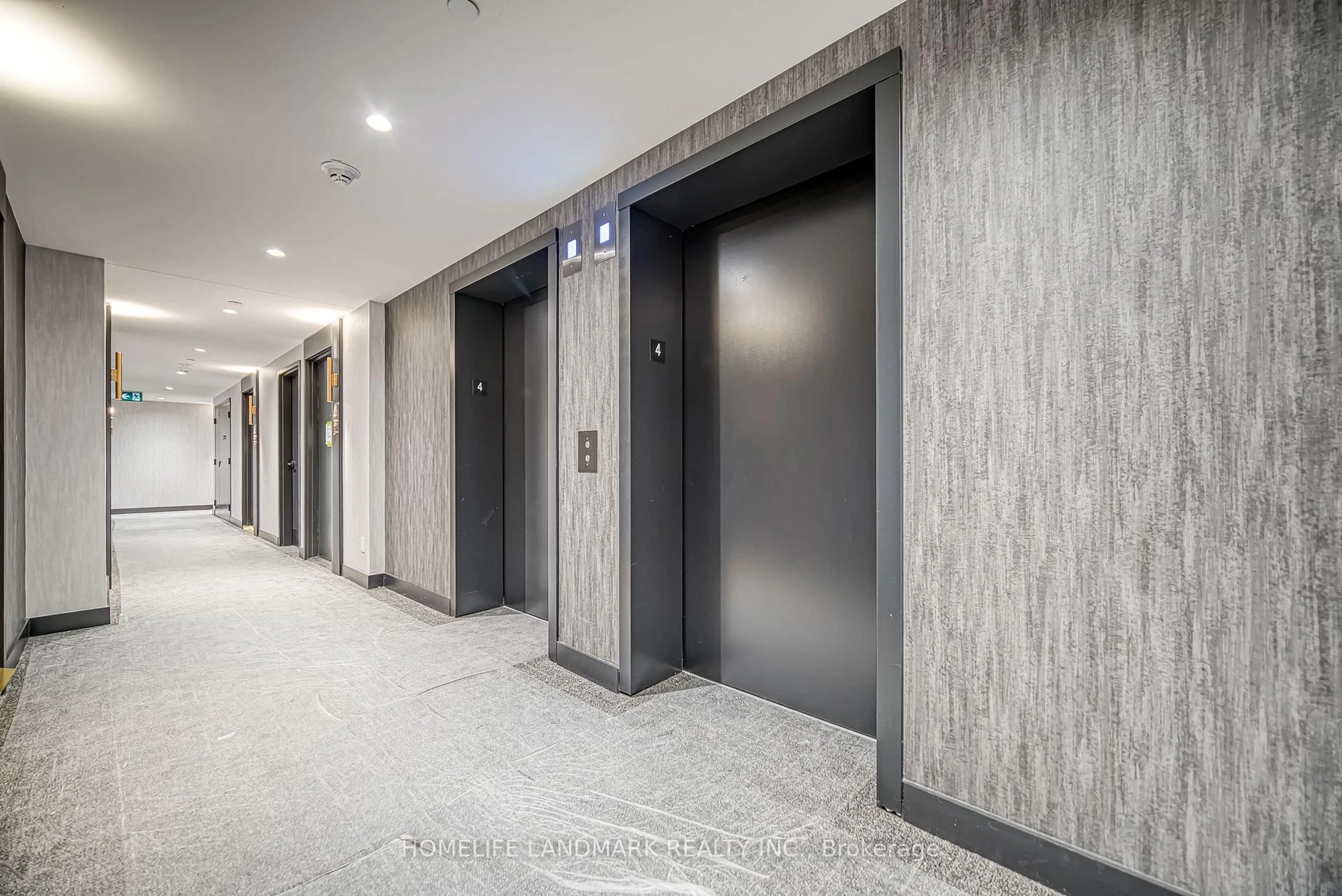 Indoor foyer for 1200 Dundas St #407, Toronto Ontario M6J 1X4