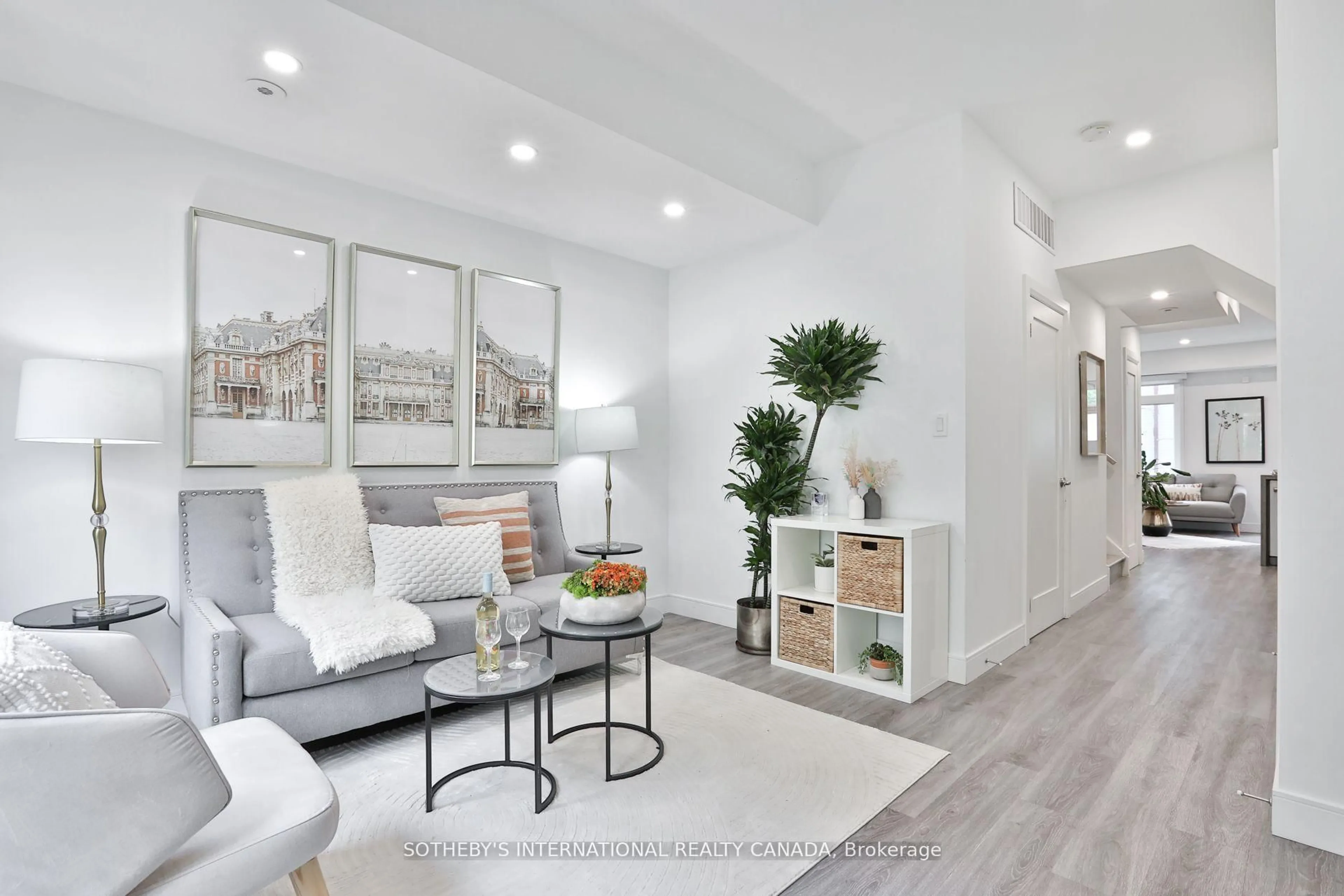 Living room with furniture, unknown for 98 Carr St #TH06, Toronto Ontario M5T 1B7