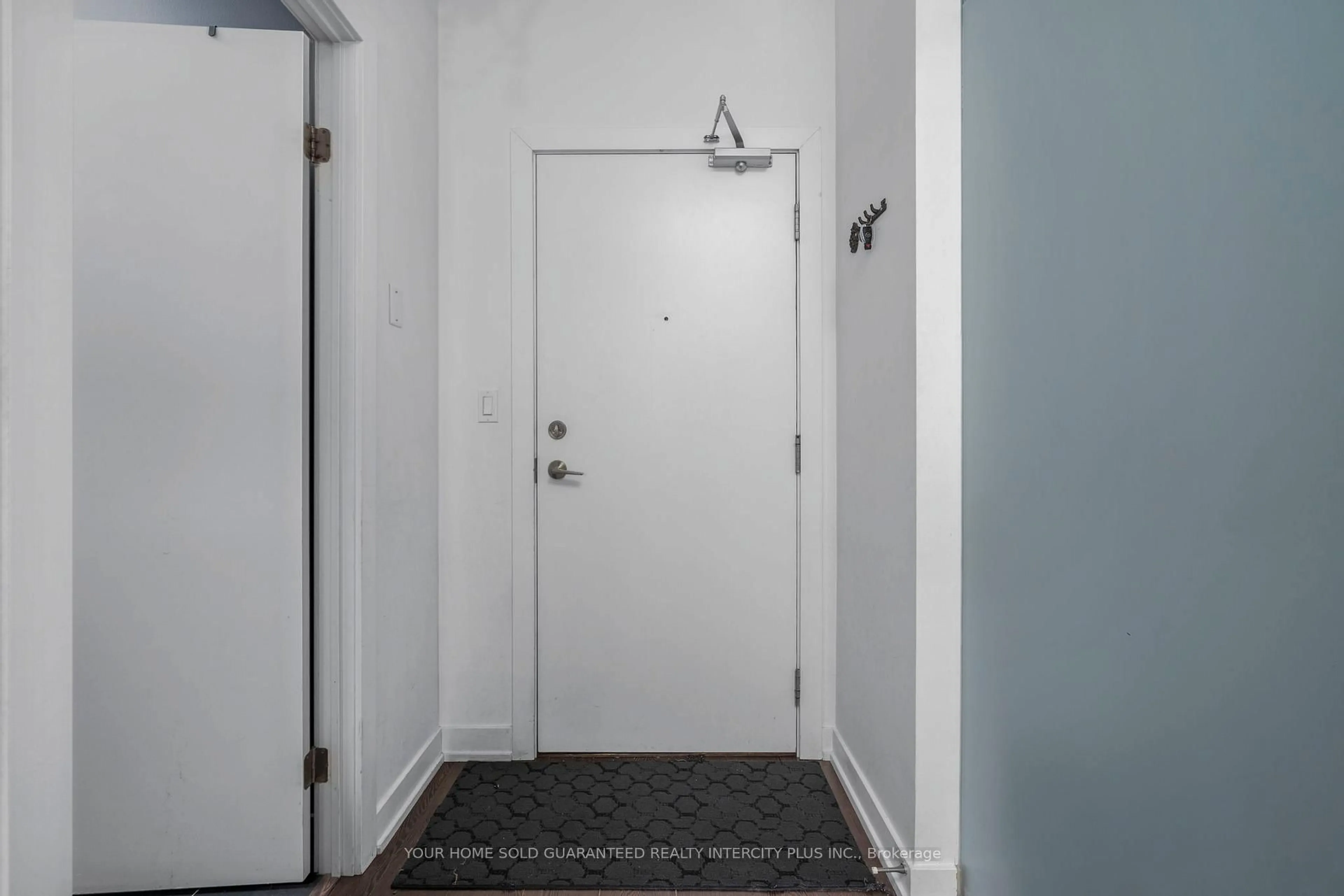 Unknown for 20 Bruyeres Mews #705, Toronto Ontario M5V 0G8