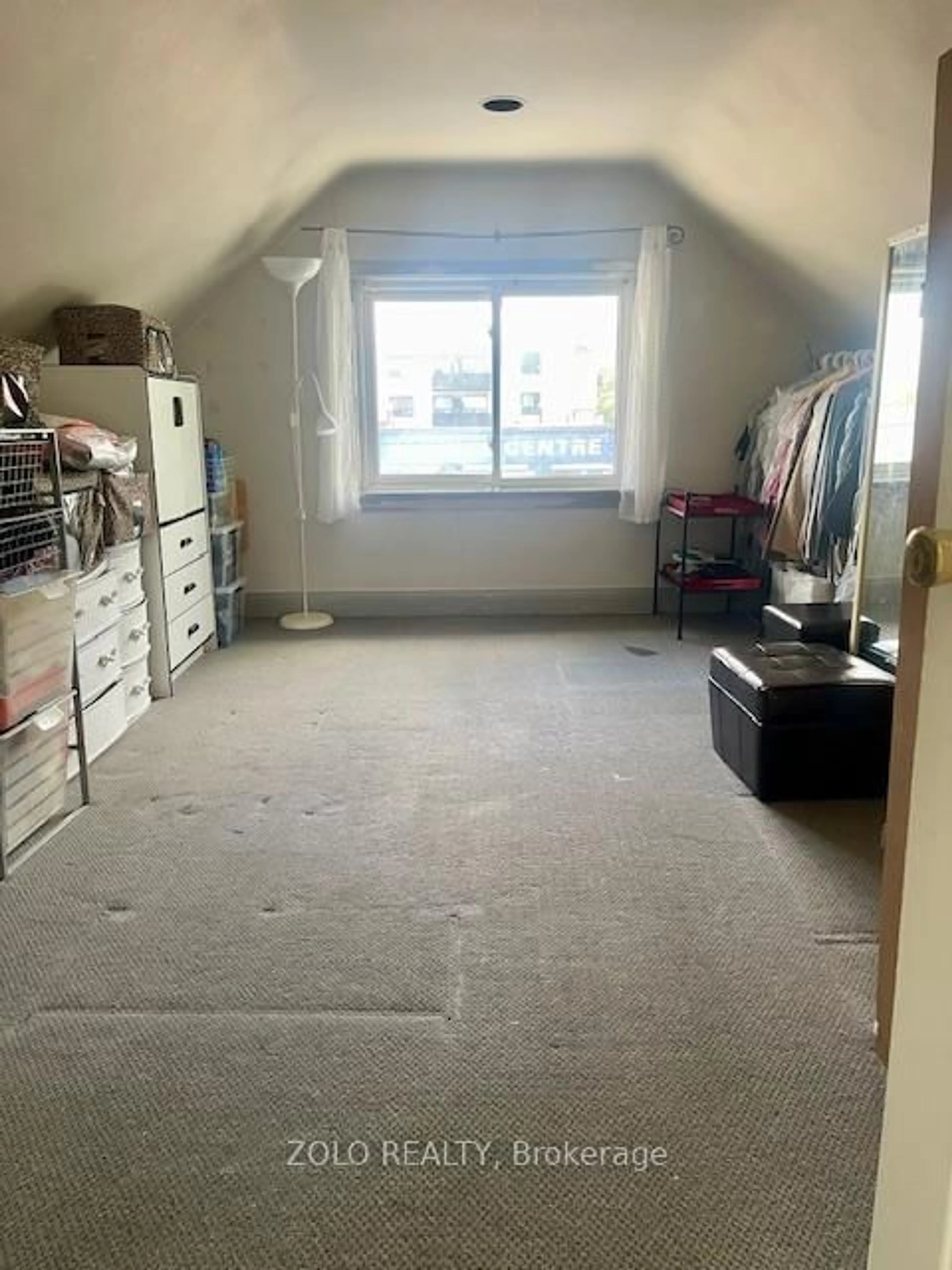 A pic of a room for 10 Ranee Ave, Toronto Ontario M6A 1M6