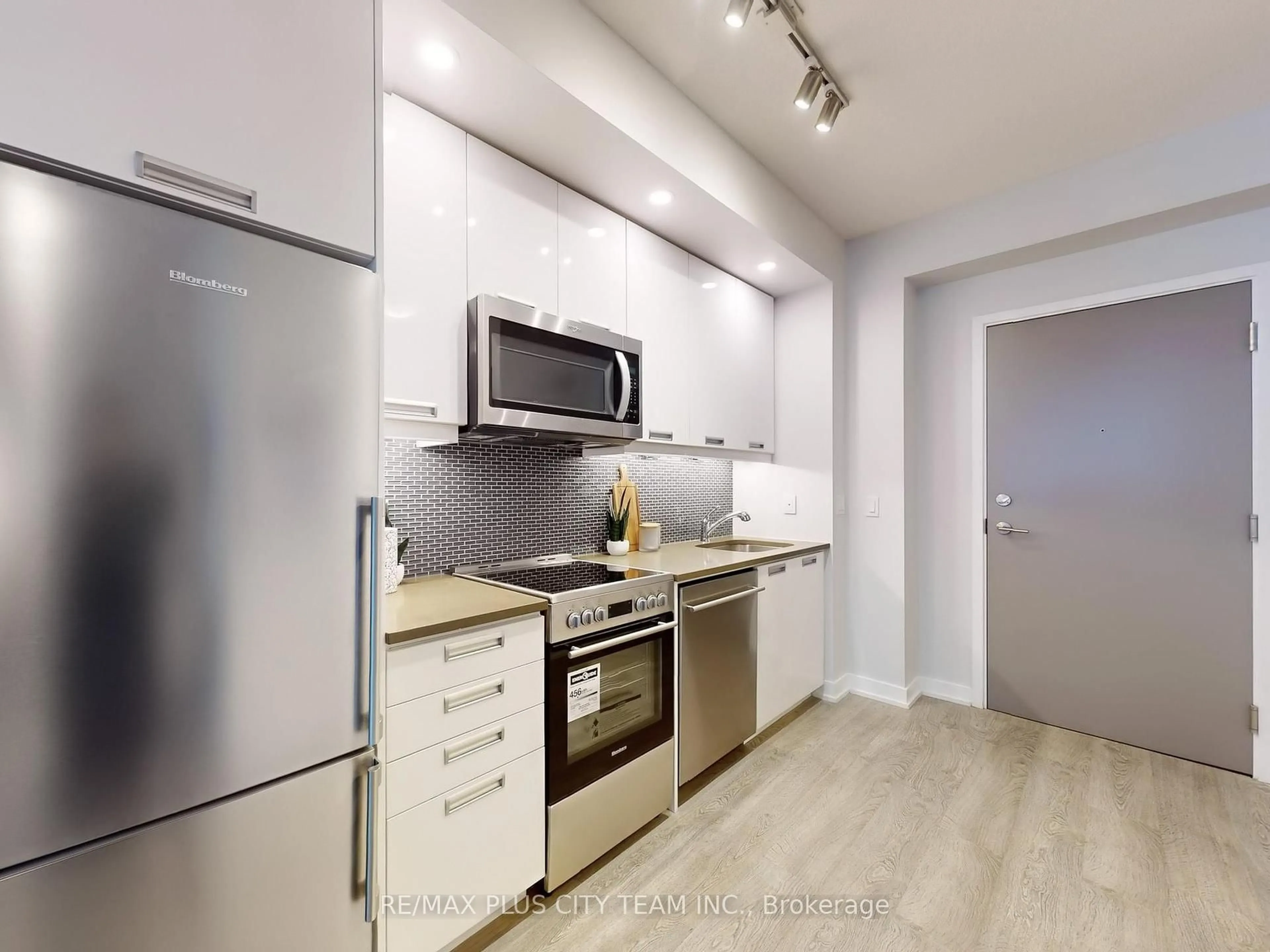 Unknown for 99 John St #2405, Toronto Ontario M5V 0S6