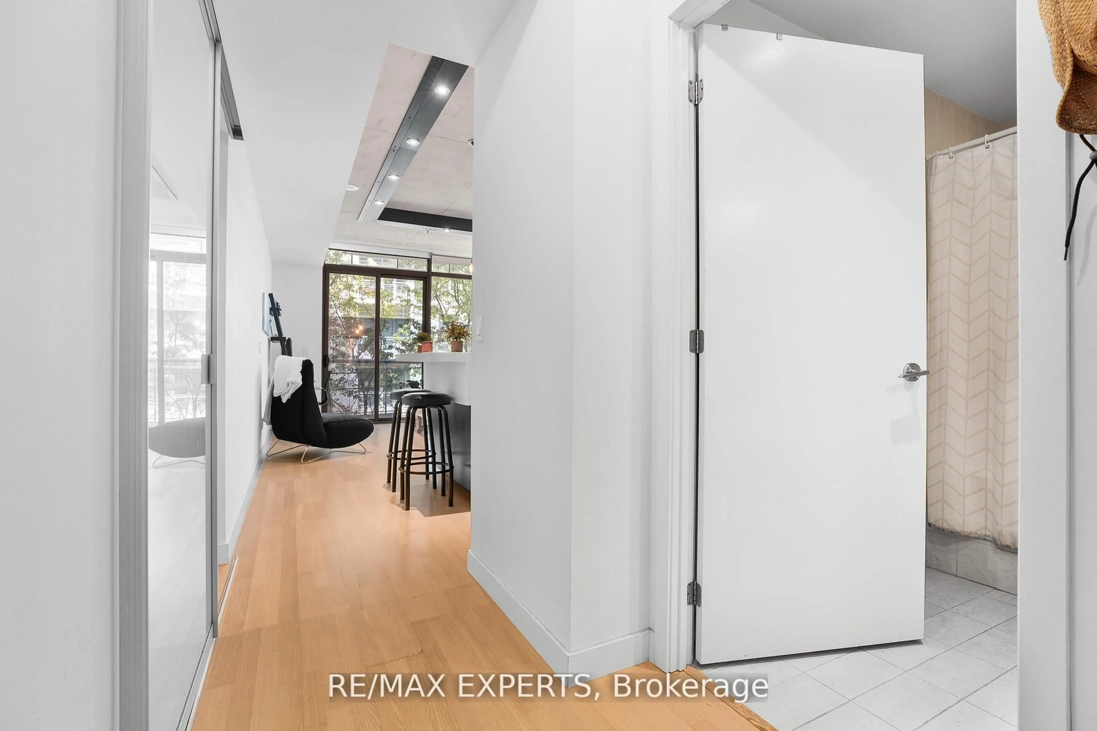 Indoor entryway for 55 Stewart St #311, Toronto Ontario M5V 2V1