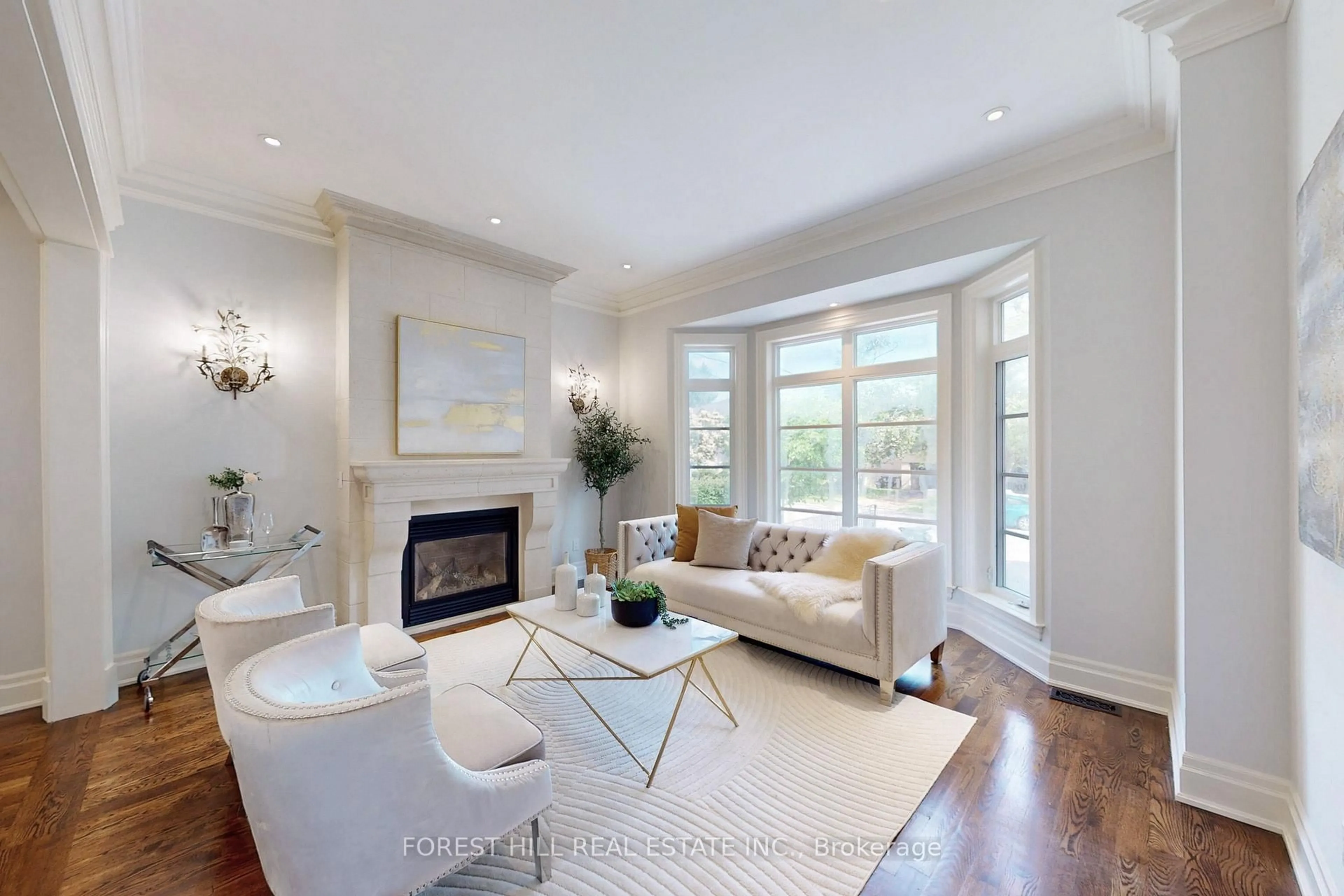 Living room with furniture, unknown for 98 Parkview Ave, Toronto Ontario M2N 3Y5