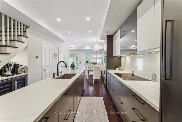 Additional image 23 of 361 Roehampton Ave