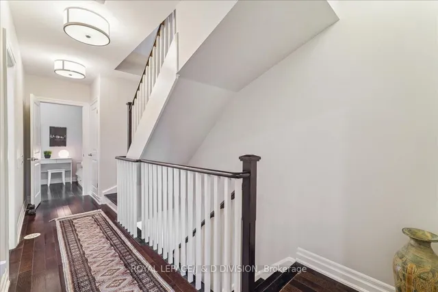 Additional image 18 of 361 Roehampton Ave